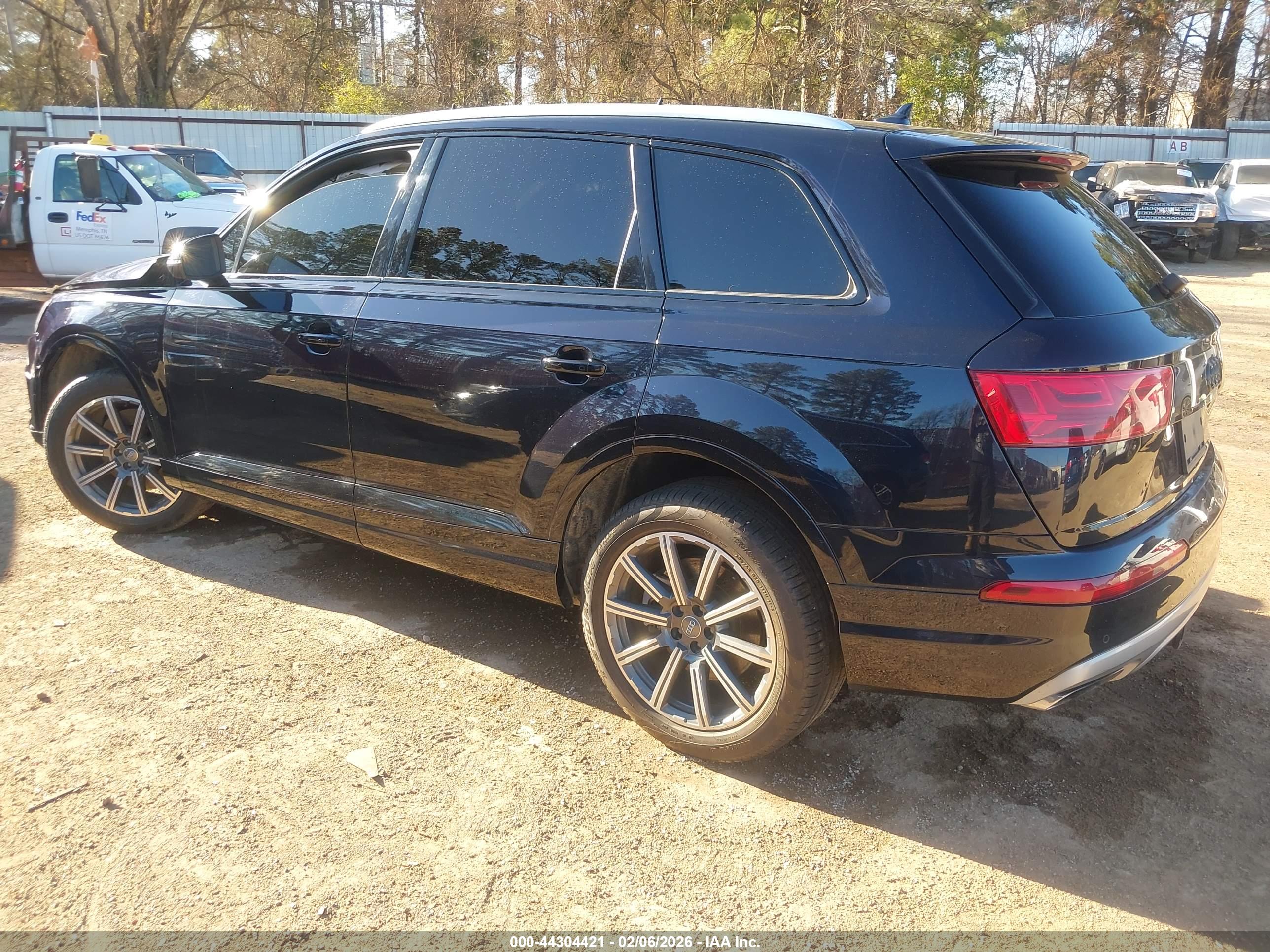 AUDI Q7 image 3
