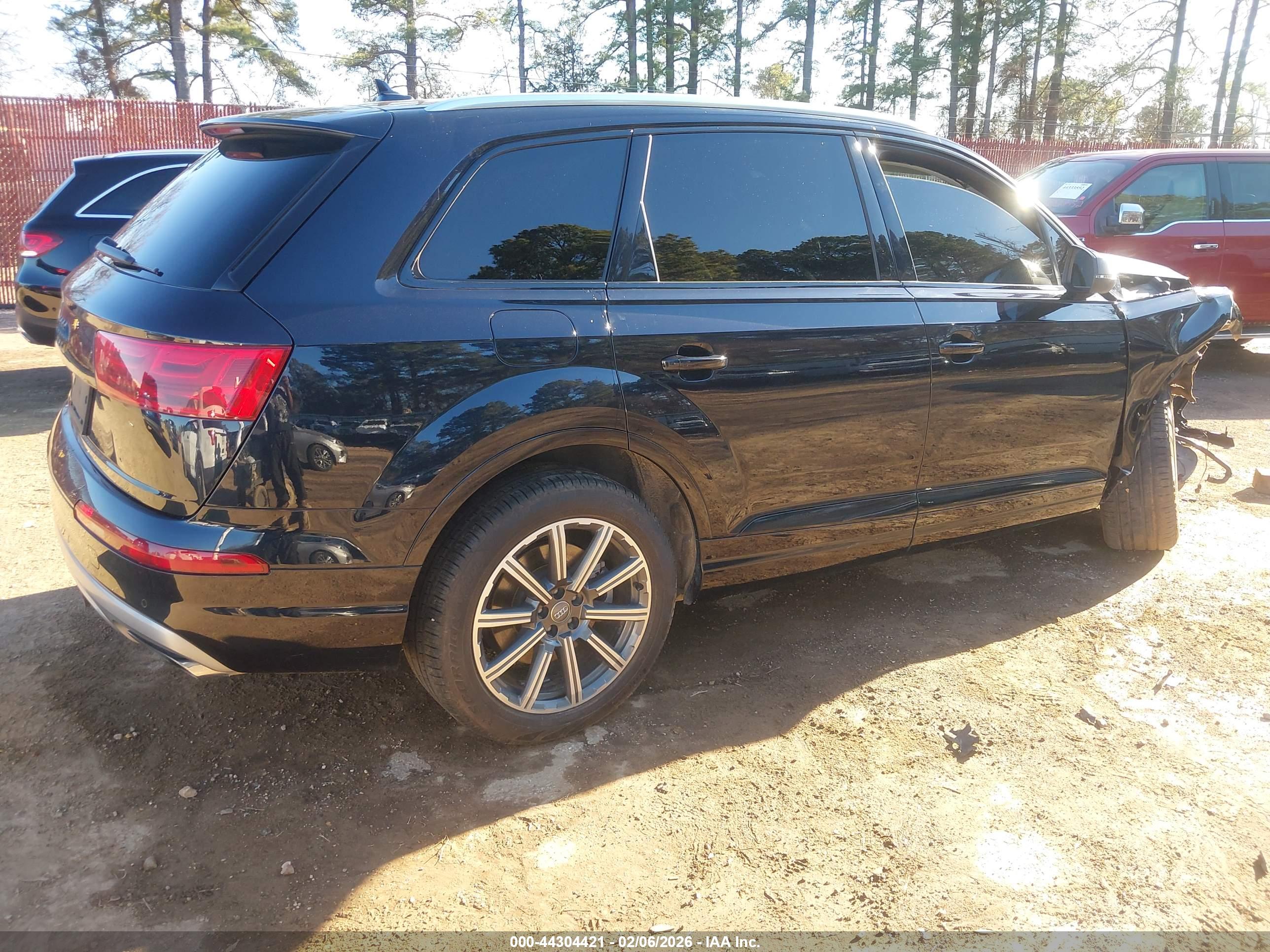AUDI Q7 image 4