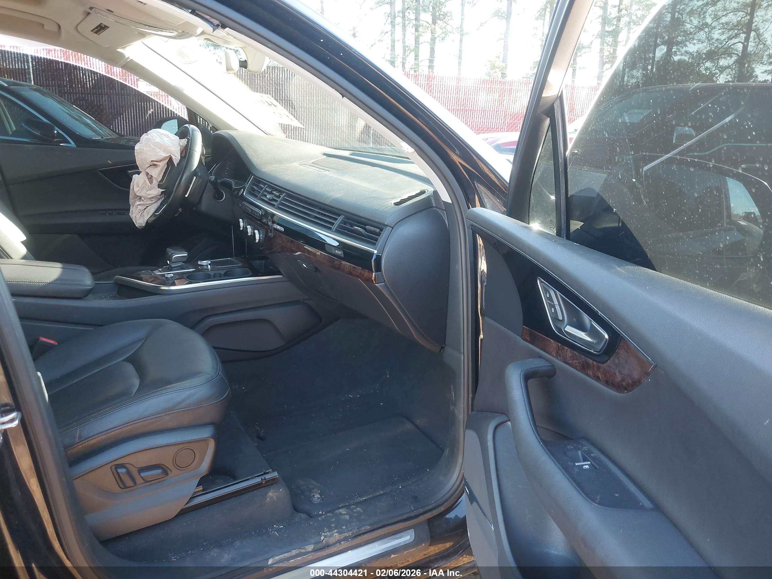 AUDI Q7 image 5