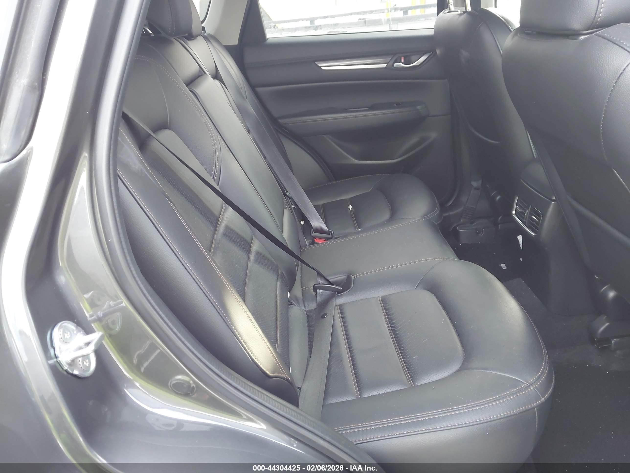 MAZDA CX-5 image 8