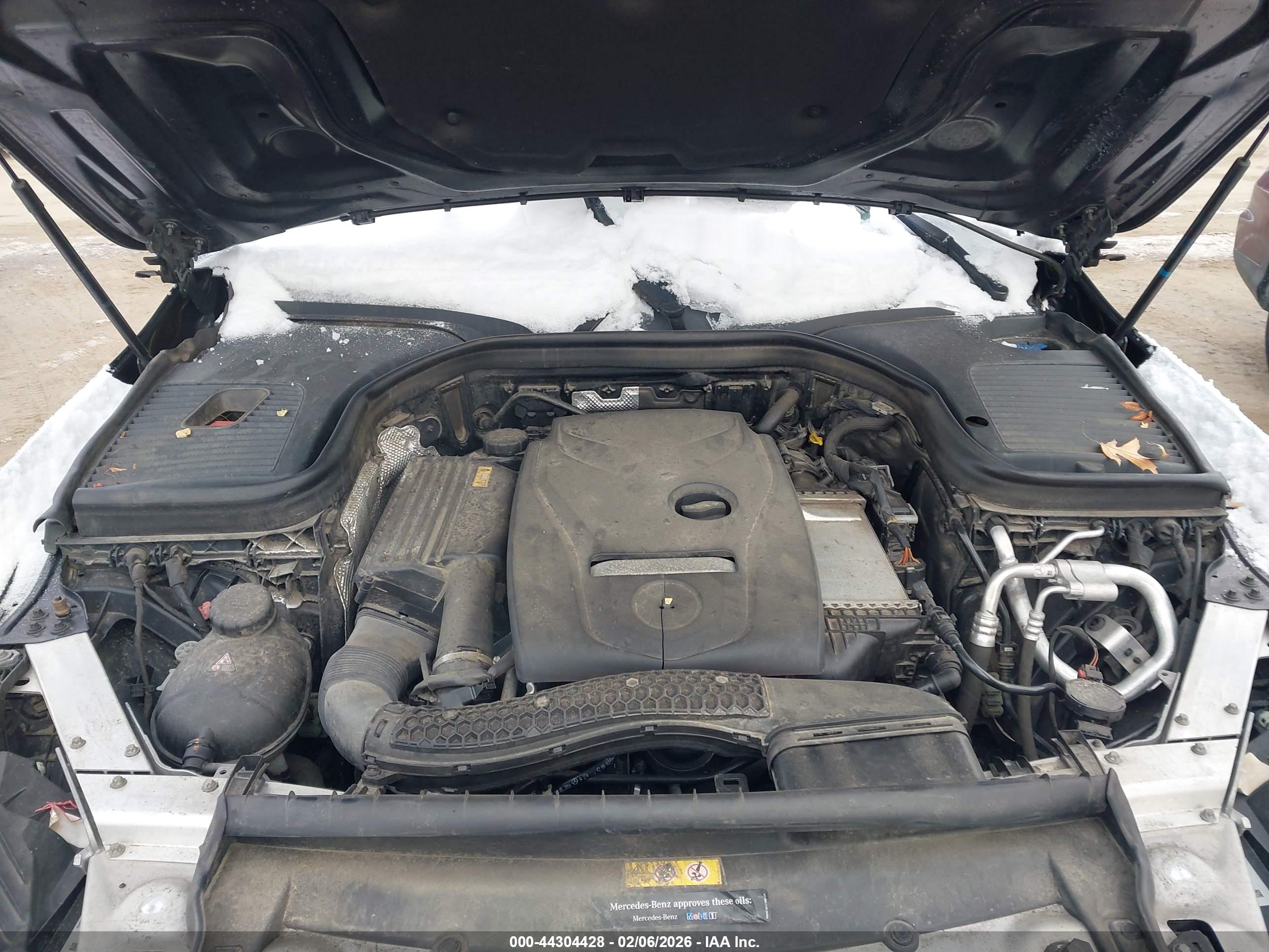 MERCEDES-BENZ GLC image 10