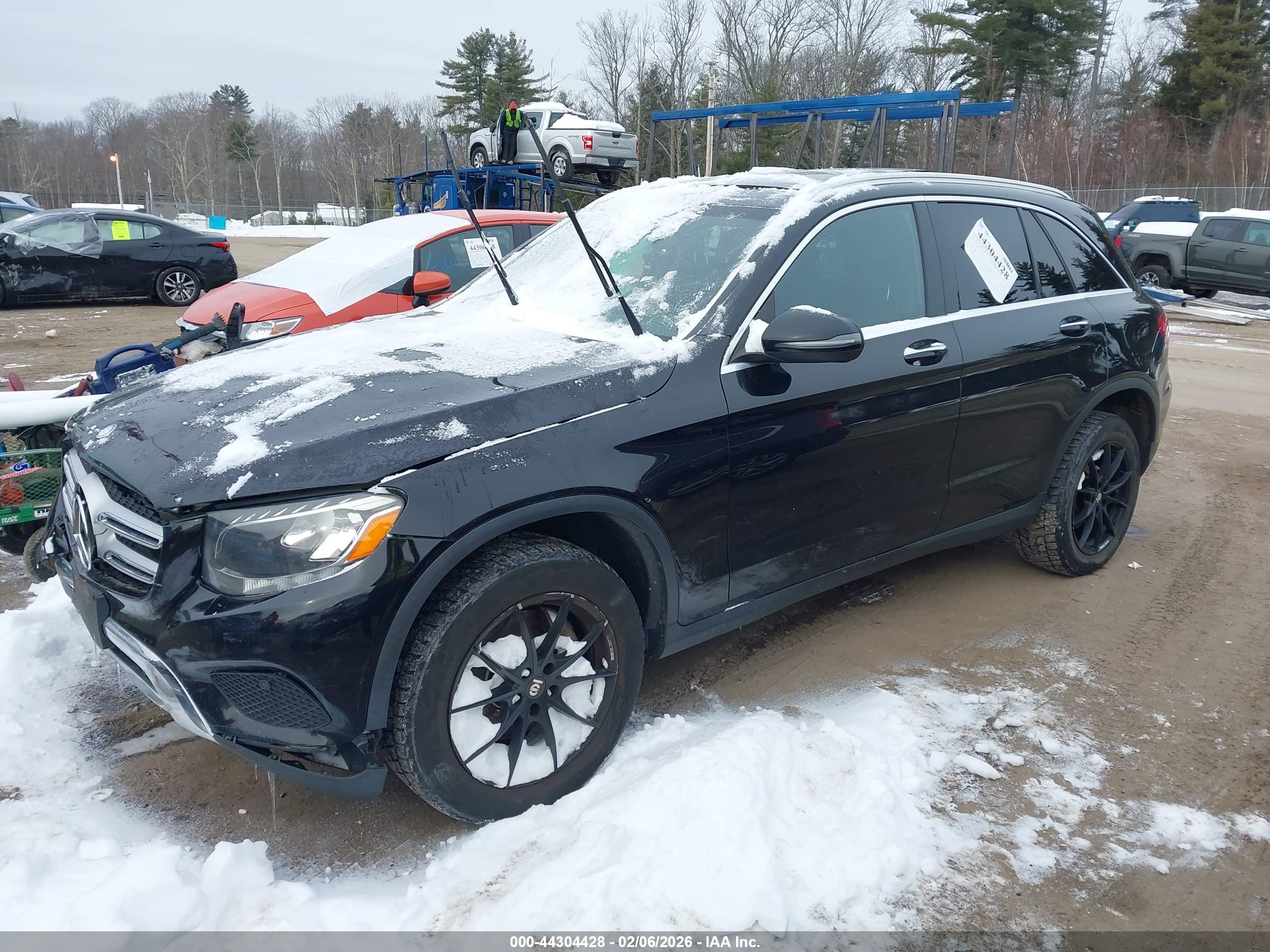 MERCEDES-BENZ GLC image 2