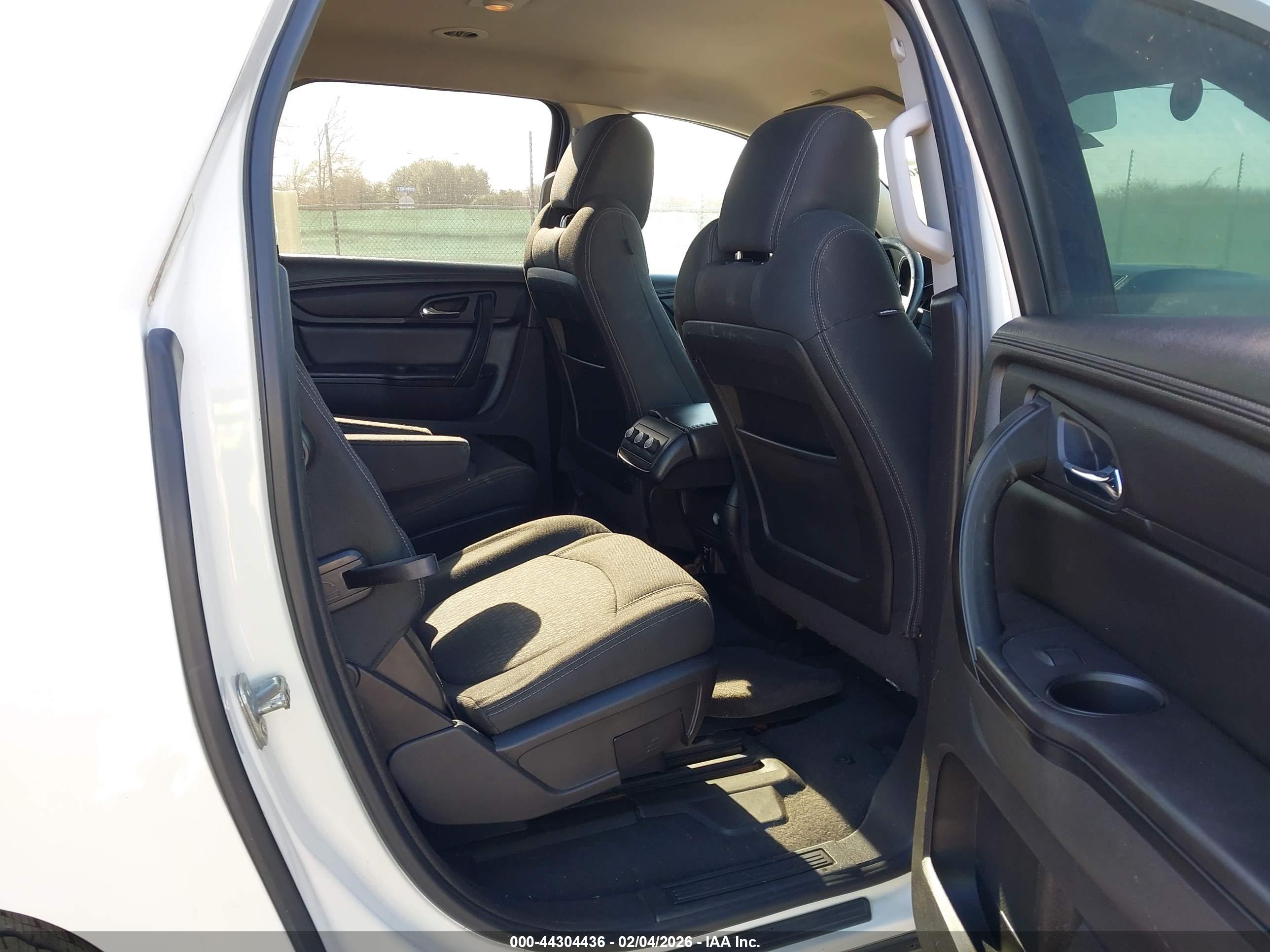GMC ACADIA image 8