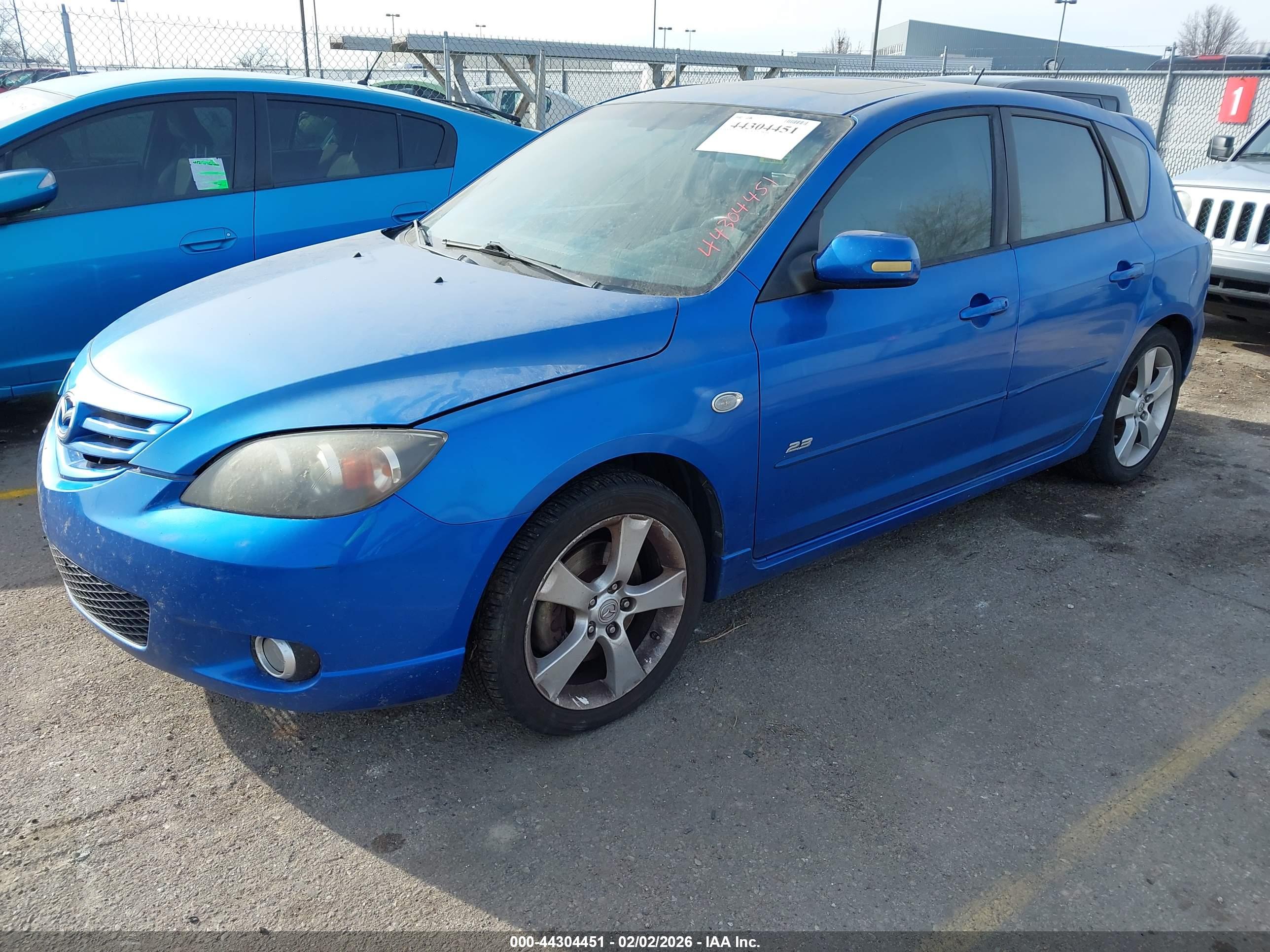 MAZDA MAZDA3 image 2