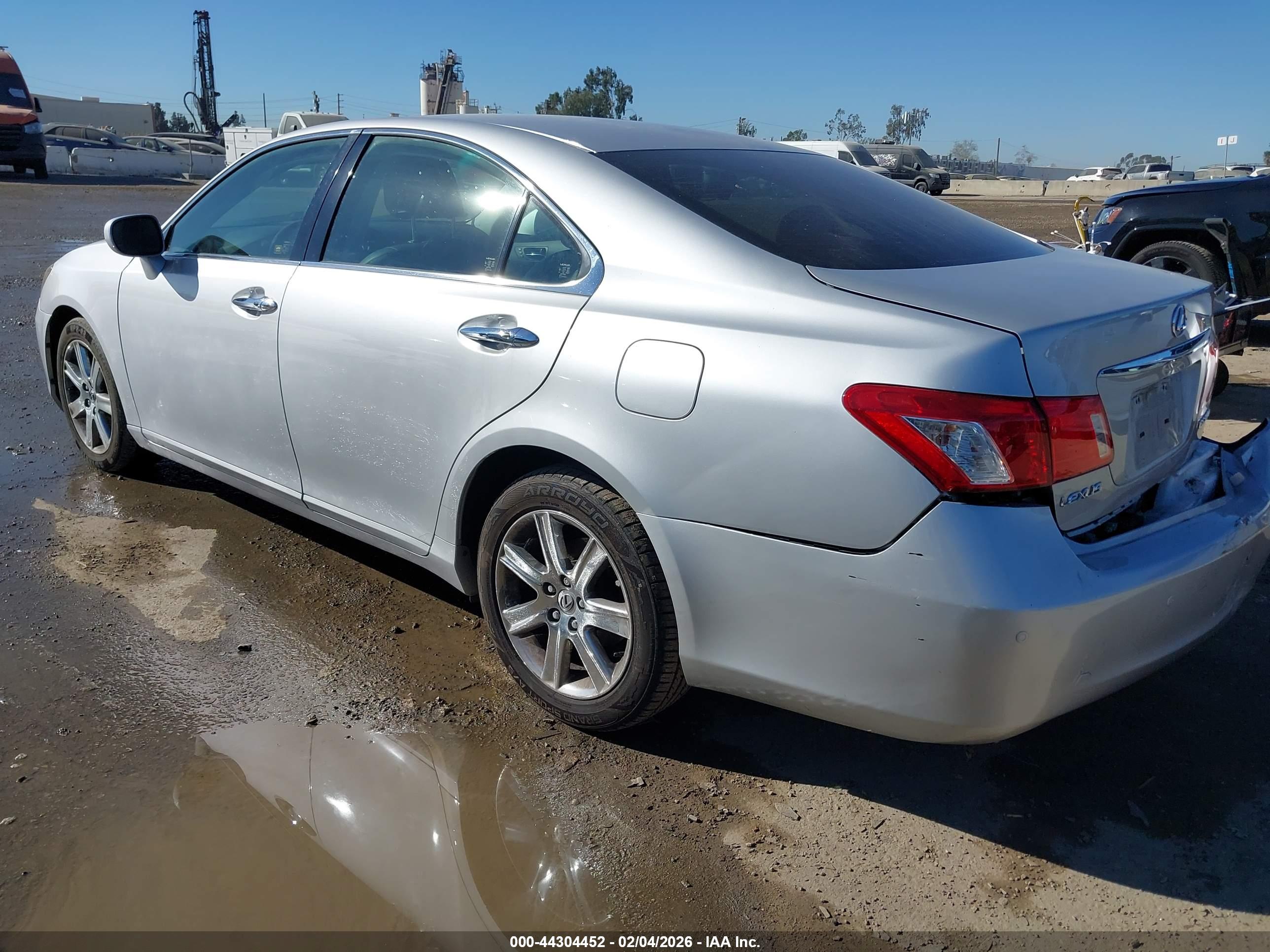 LEXUS ES image 3