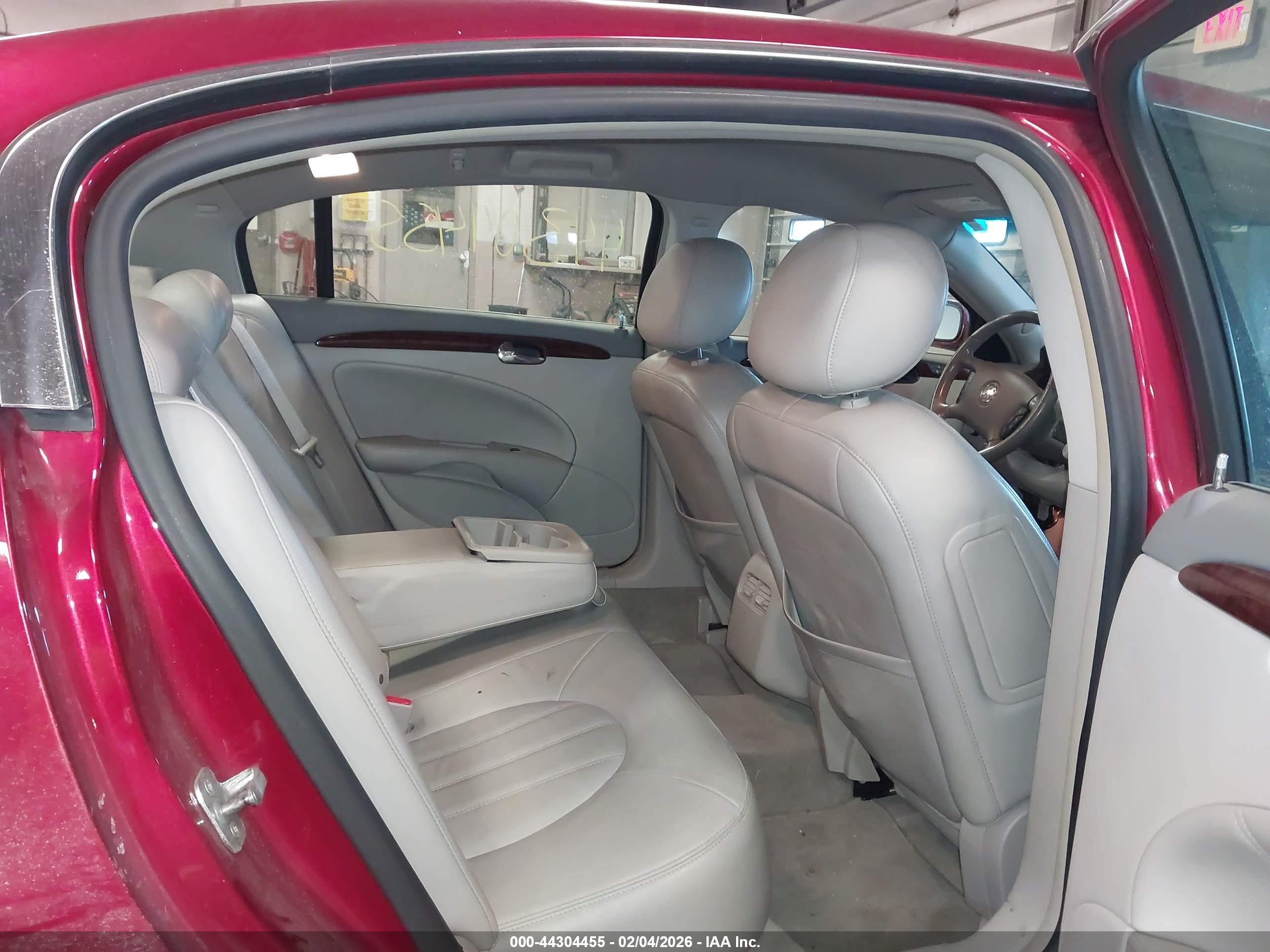 BUICK LUCERNE image 8