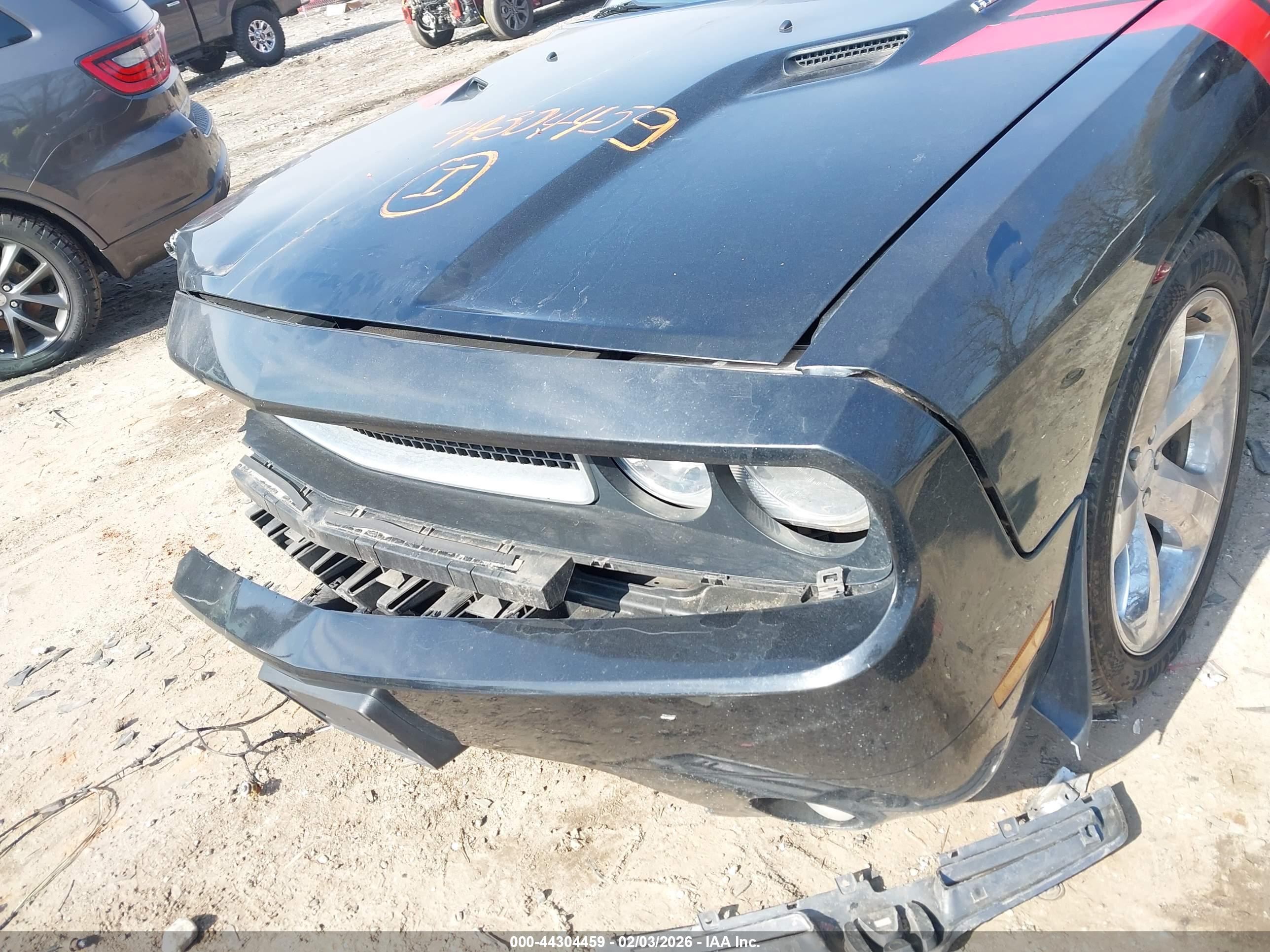 DODGE CHALLENGER image 6