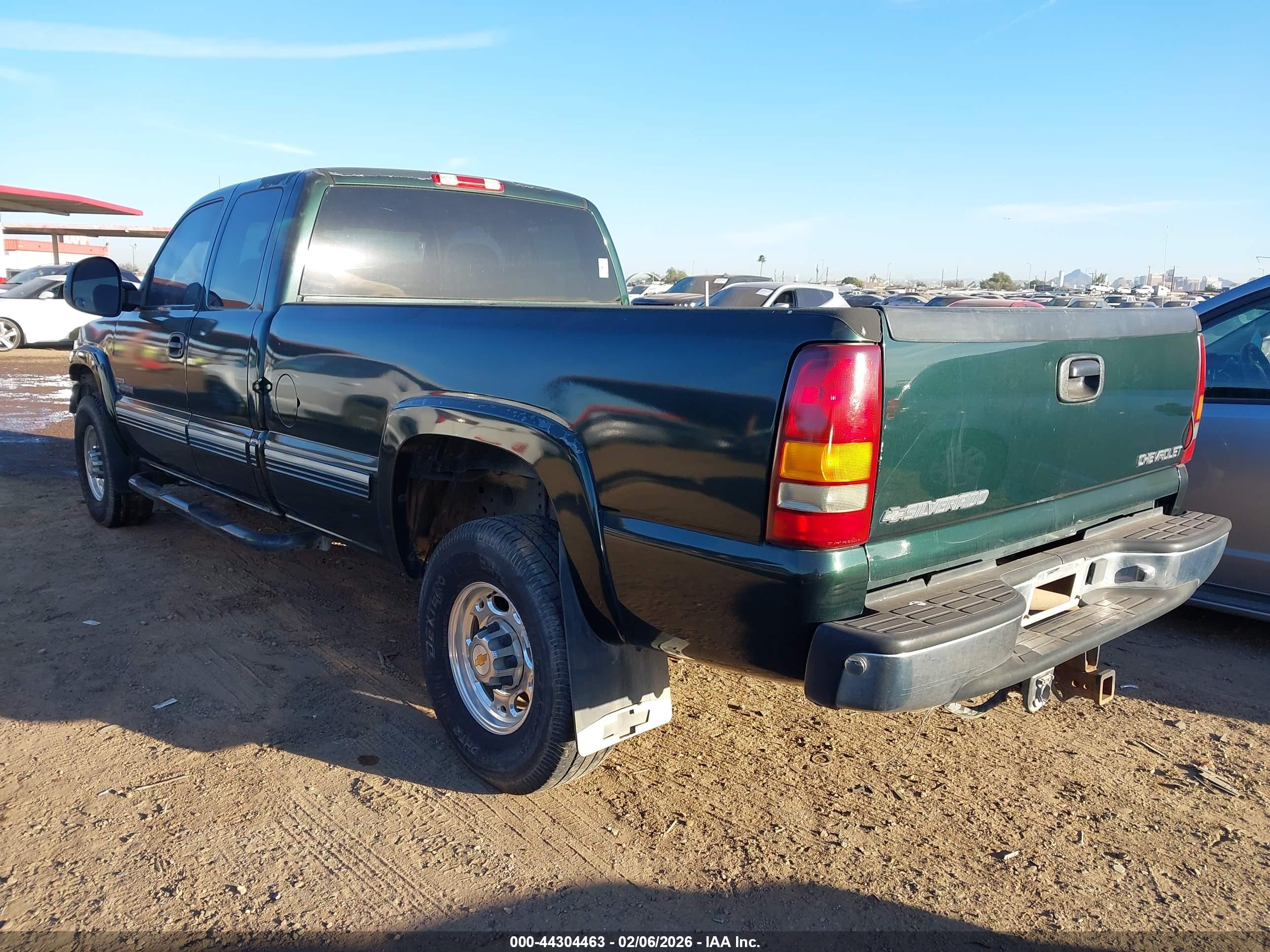 CHEVROLET SILVERADO image 3