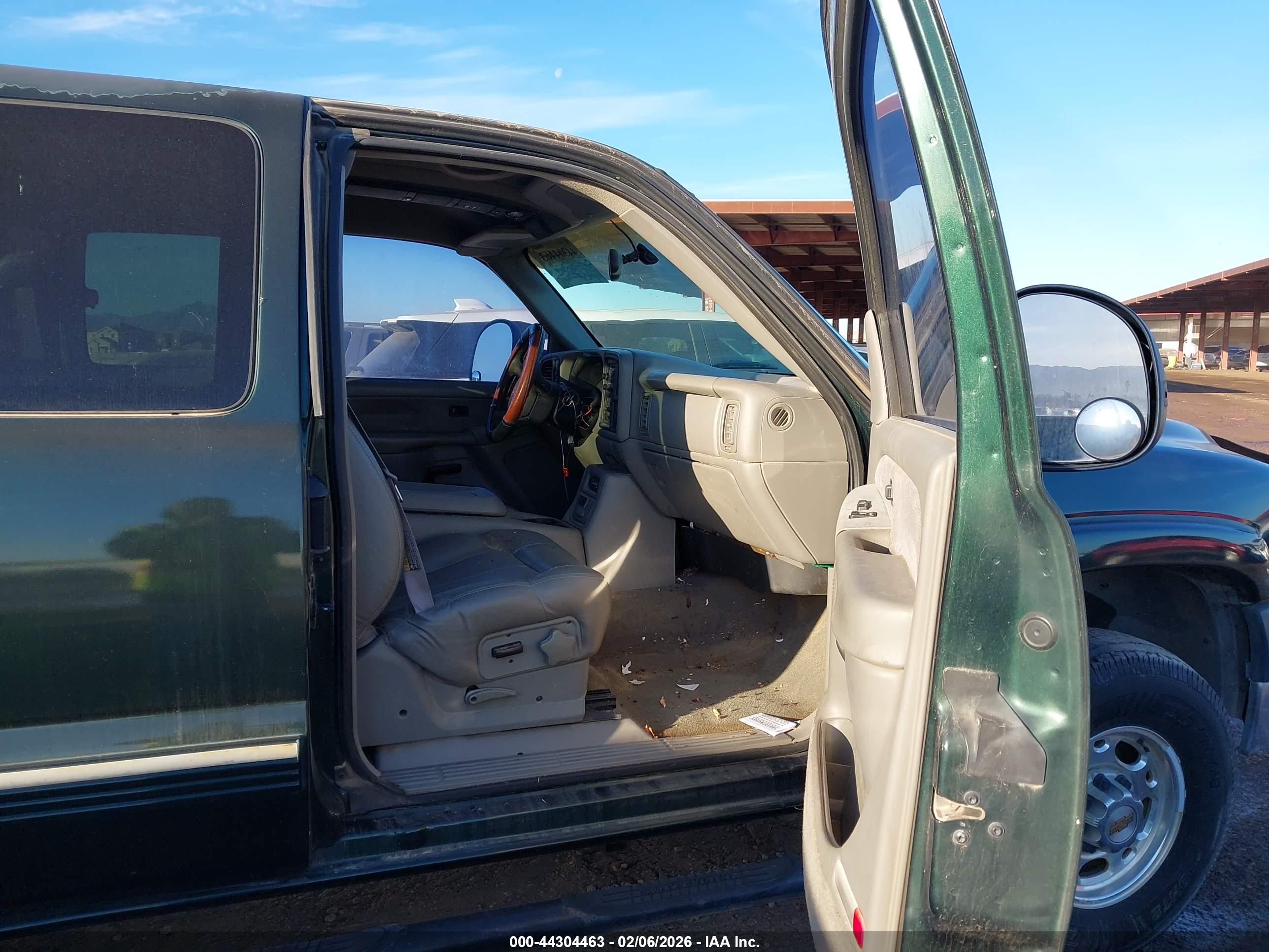 CHEVROLET SILVERADO image 5