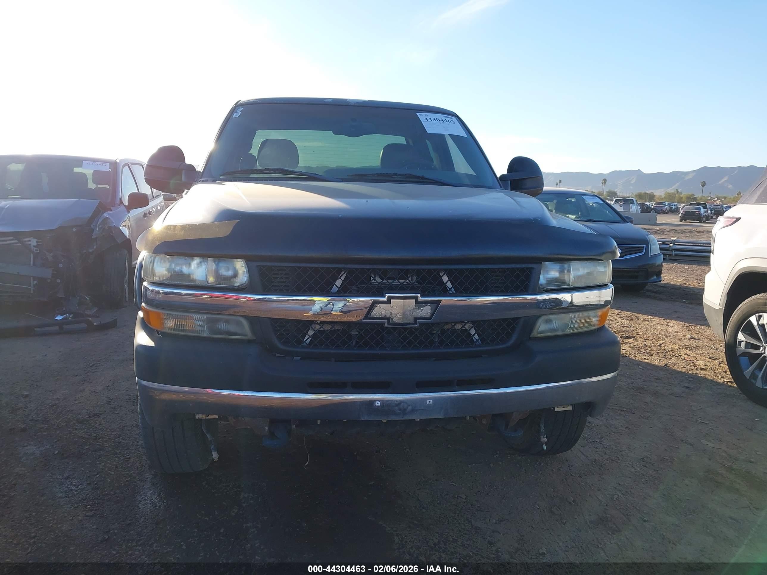 CHEVROLET SILVERADO image 6