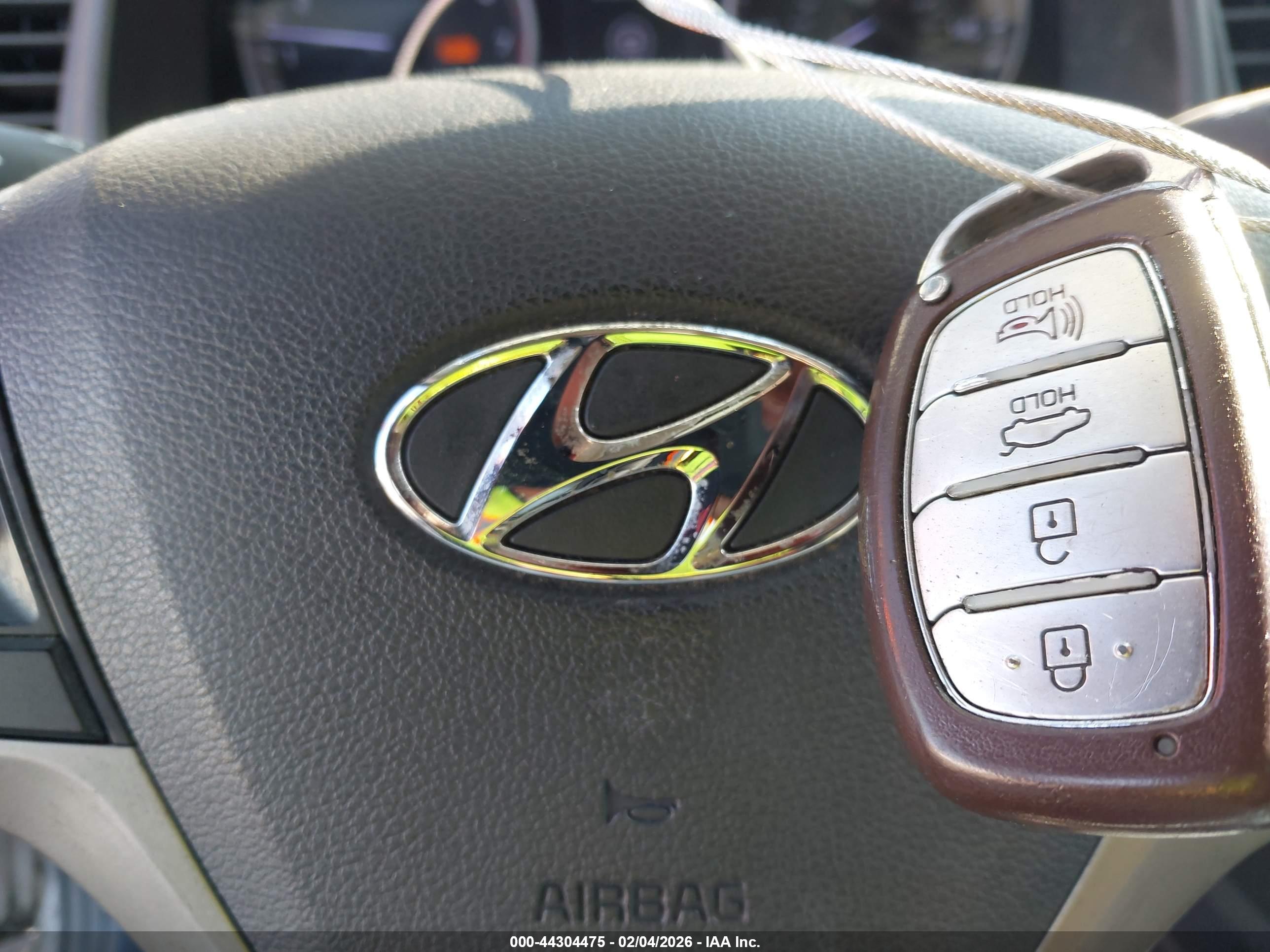 HYUNDAI ELANTRA image 11