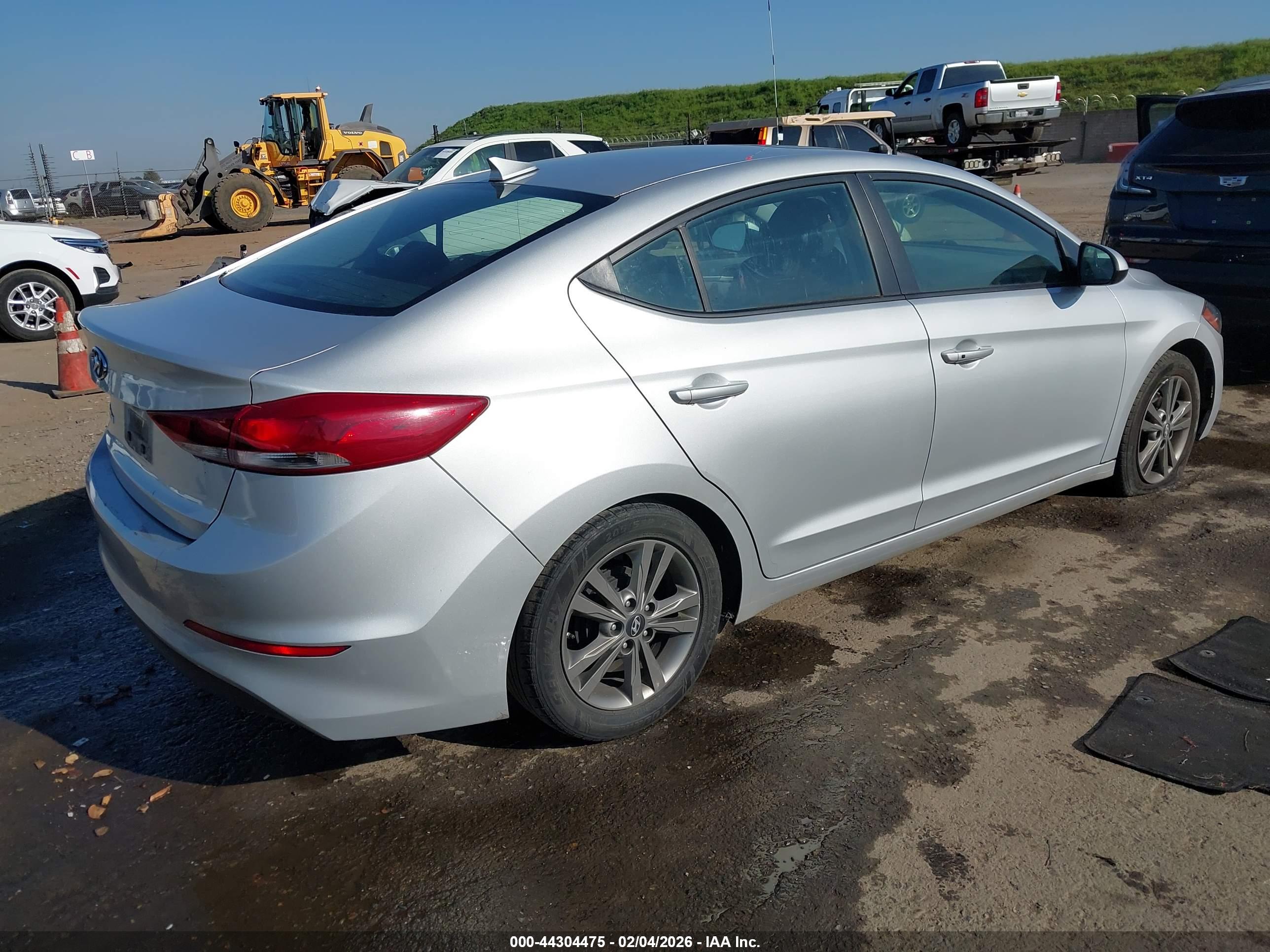 HYUNDAI ELANTRA image 4