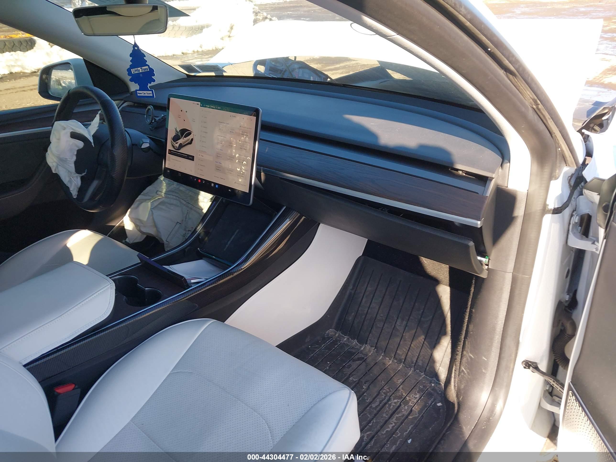 TESLA MODEL image 5