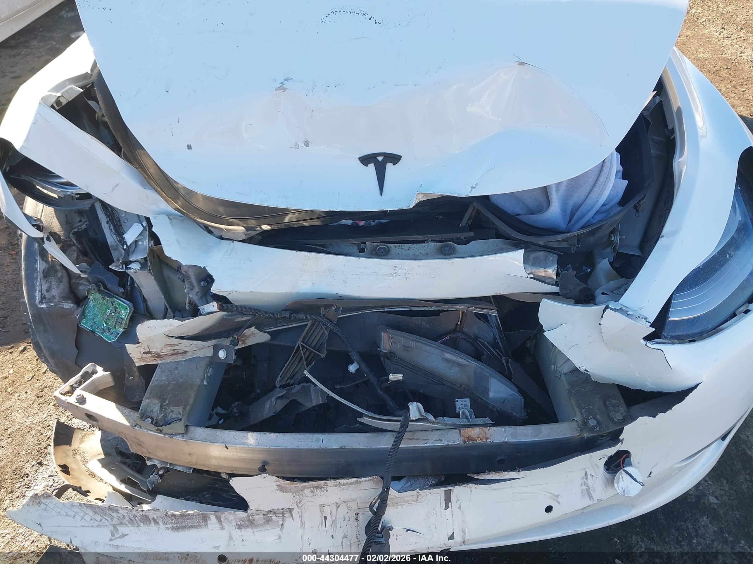 TESLA MODEL image 6