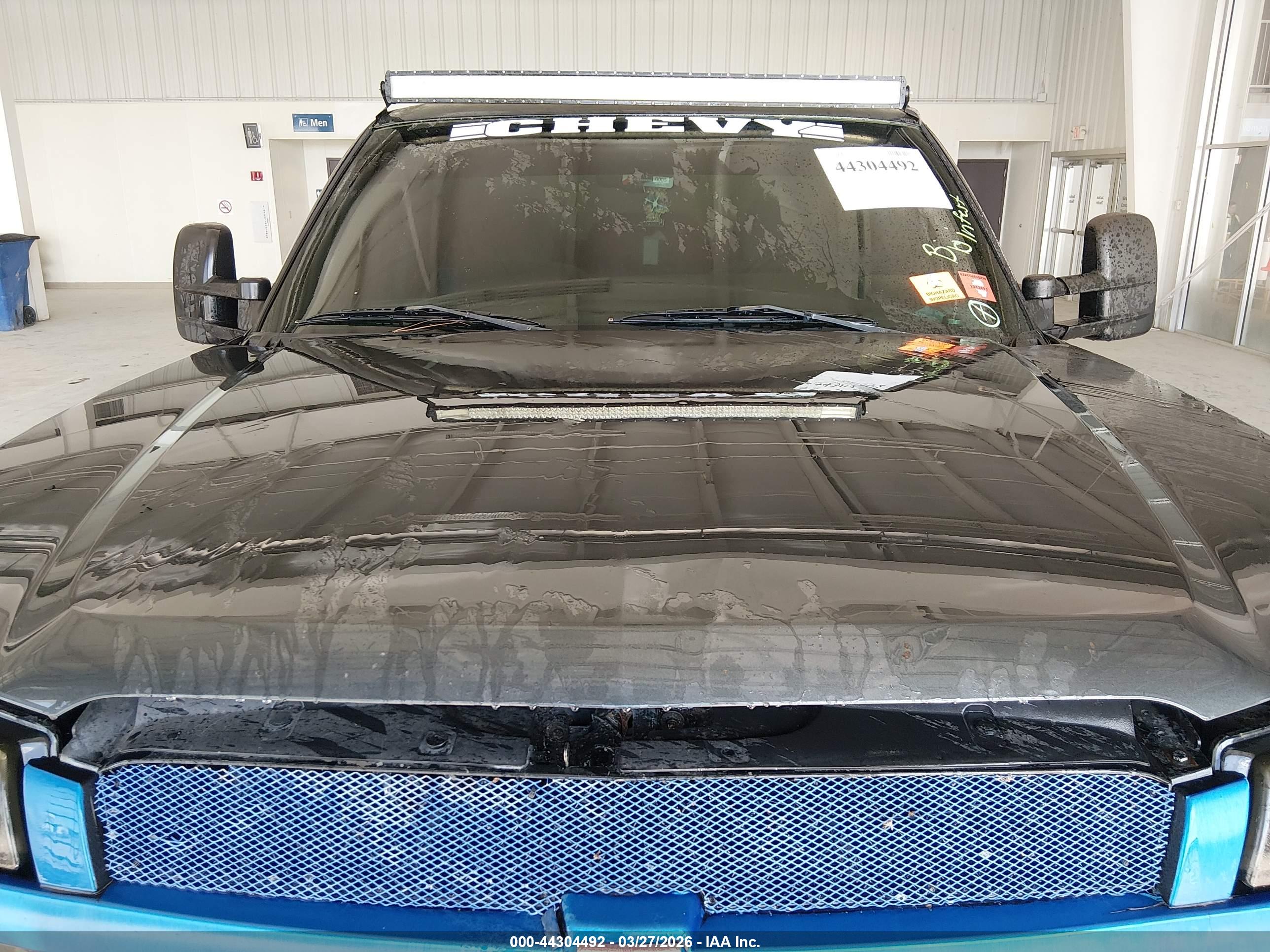 CHEVROLET SILVERADO image 6