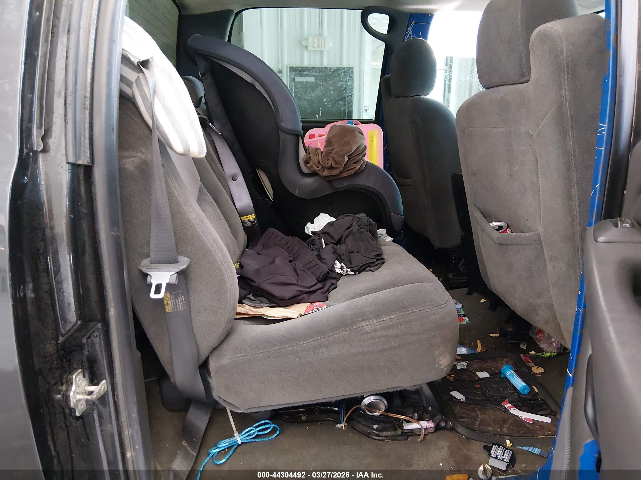 CHEVROLET SILVERADO image 8