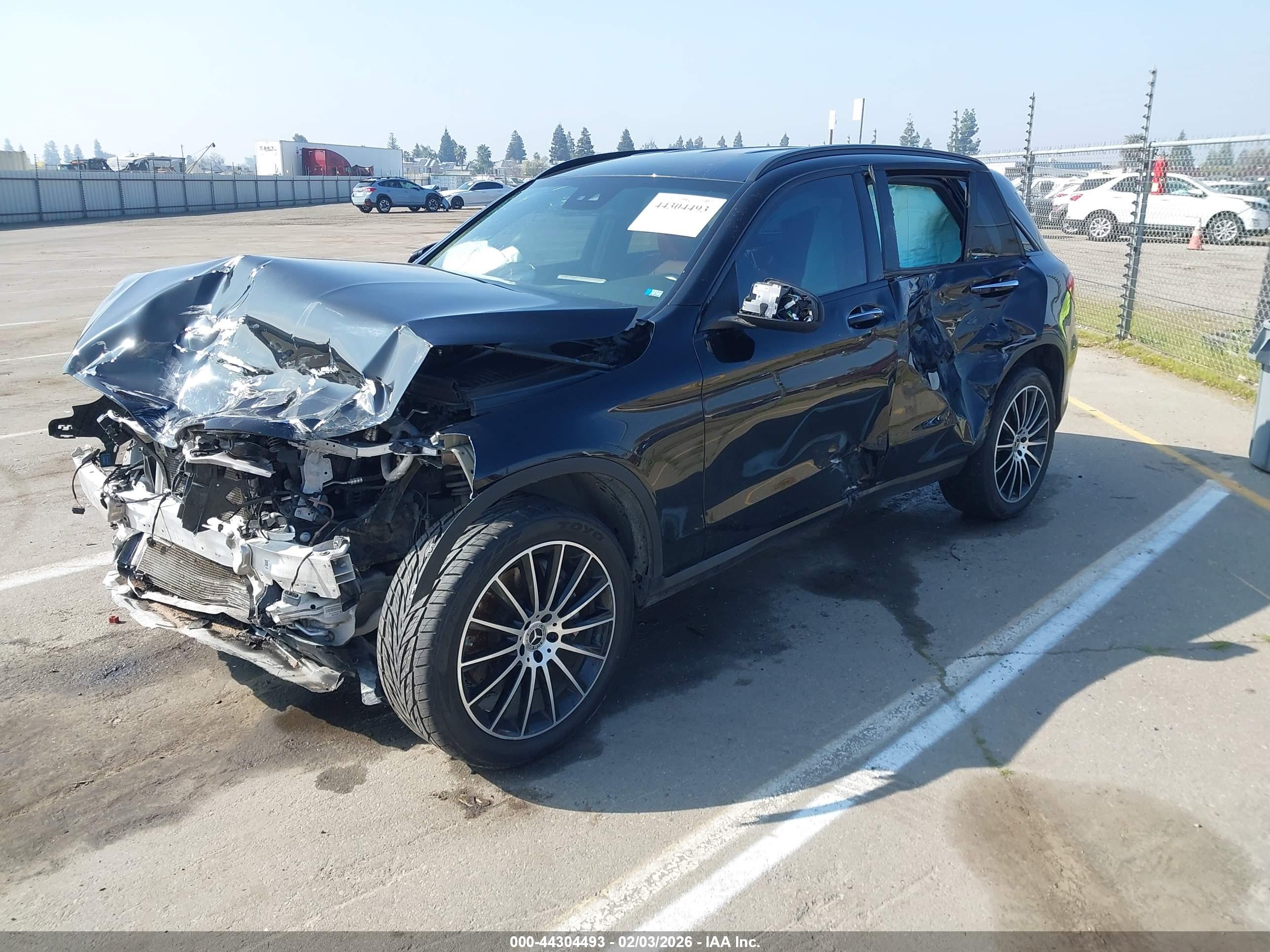 MERCEDES-BENZ GLC image 2