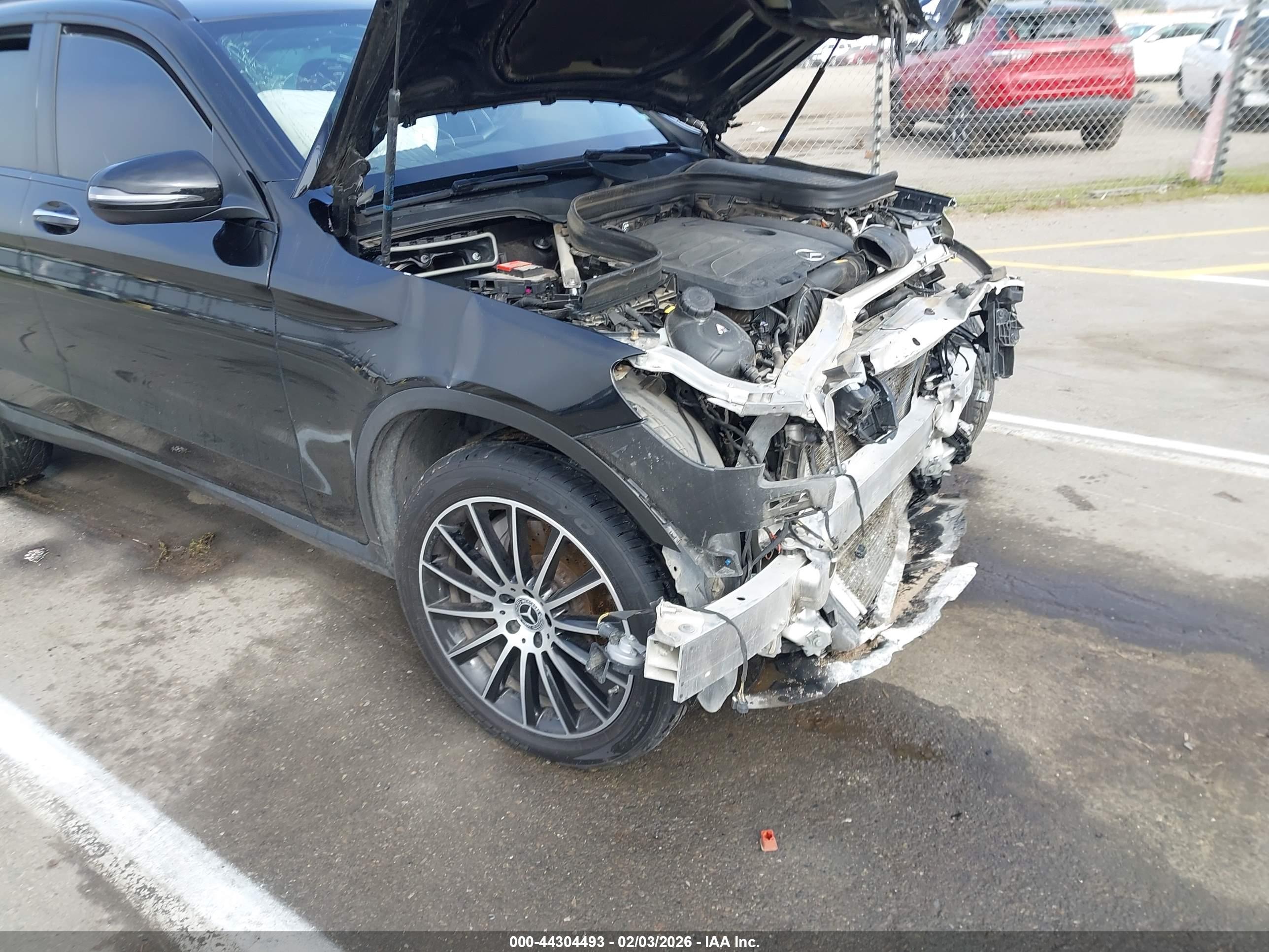 MERCEDES-BENZ GLC image 6