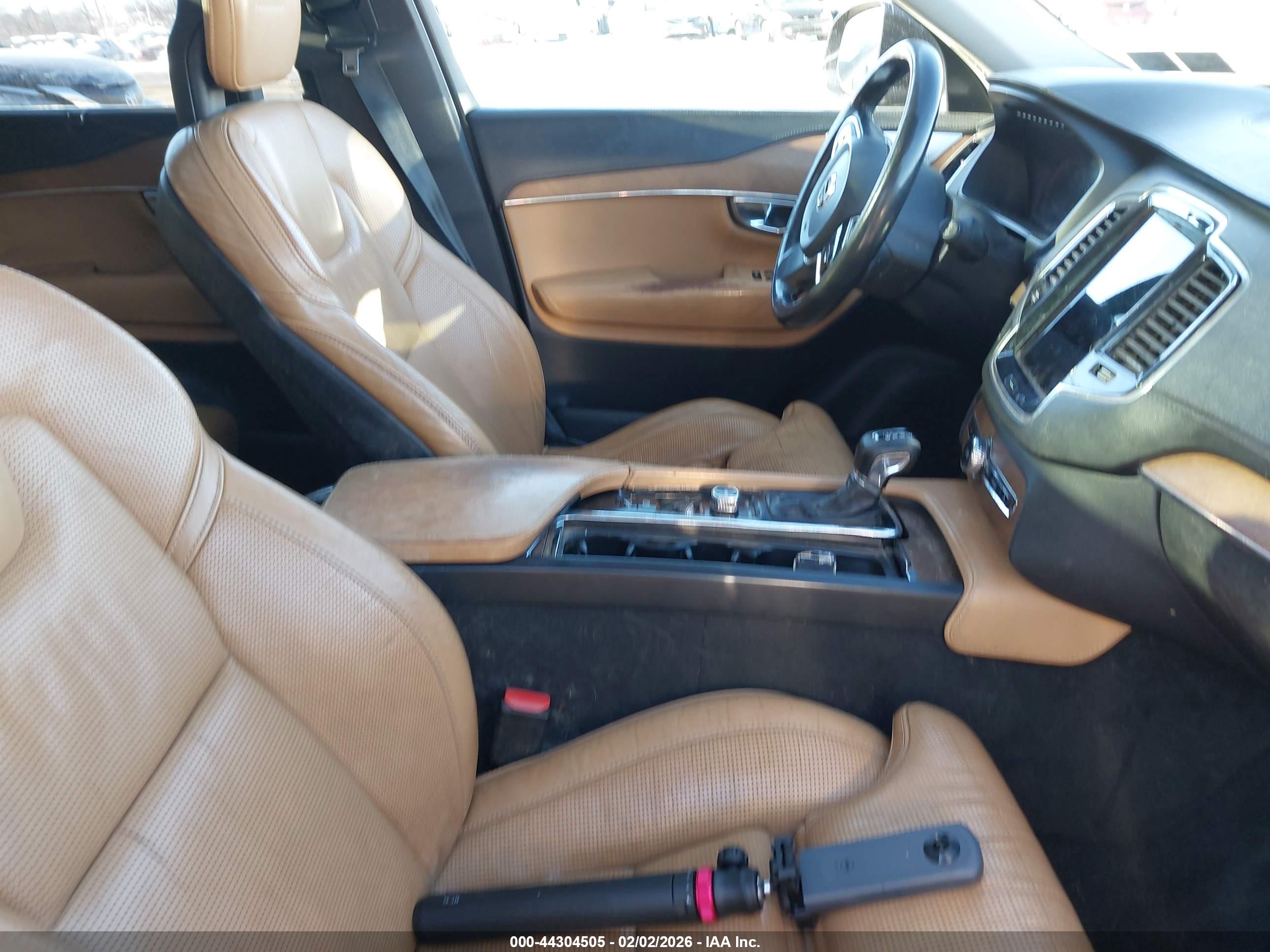 VOLVO XC90 image 5