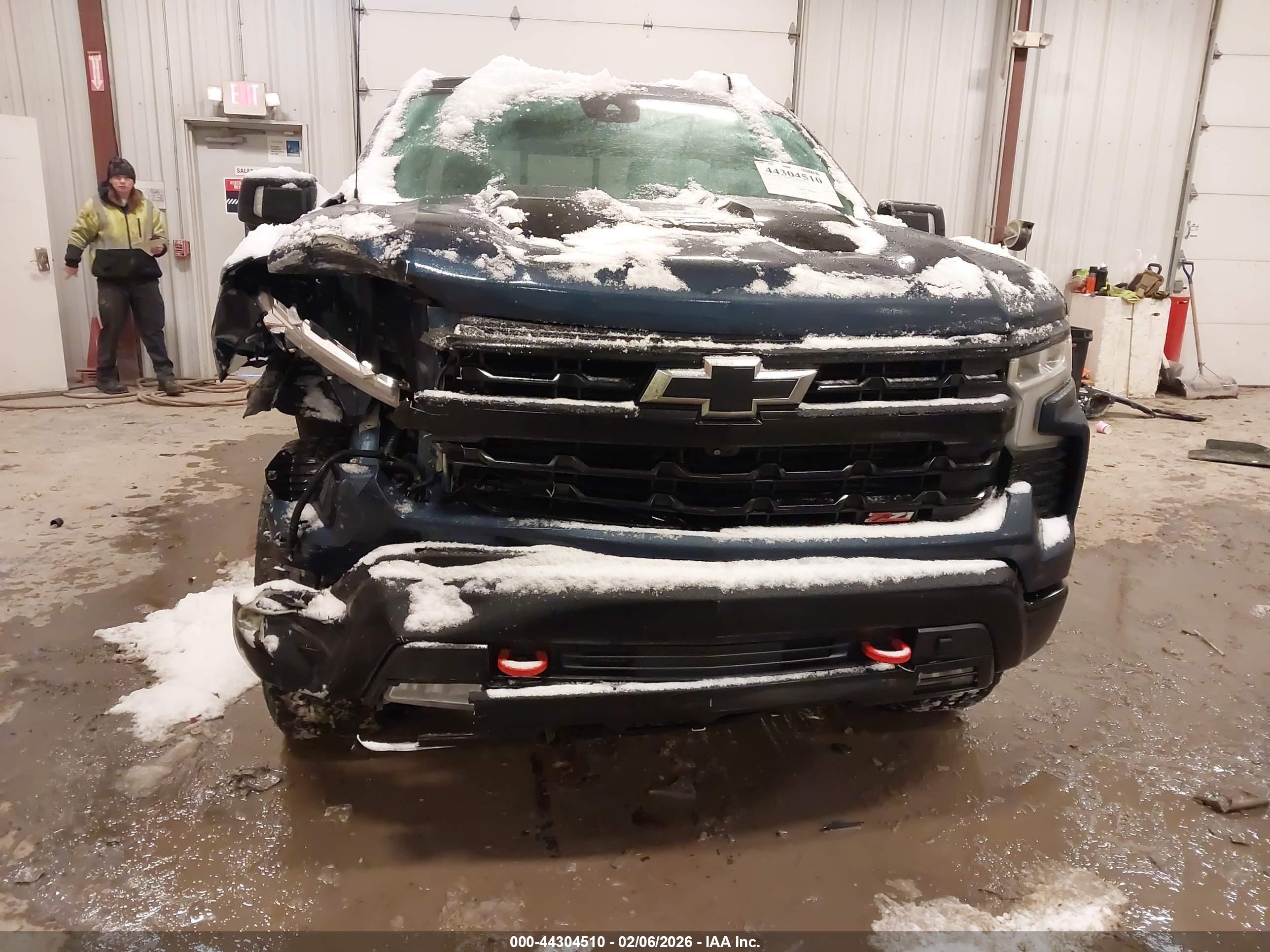 CHEVROLET SILVERADO image 6