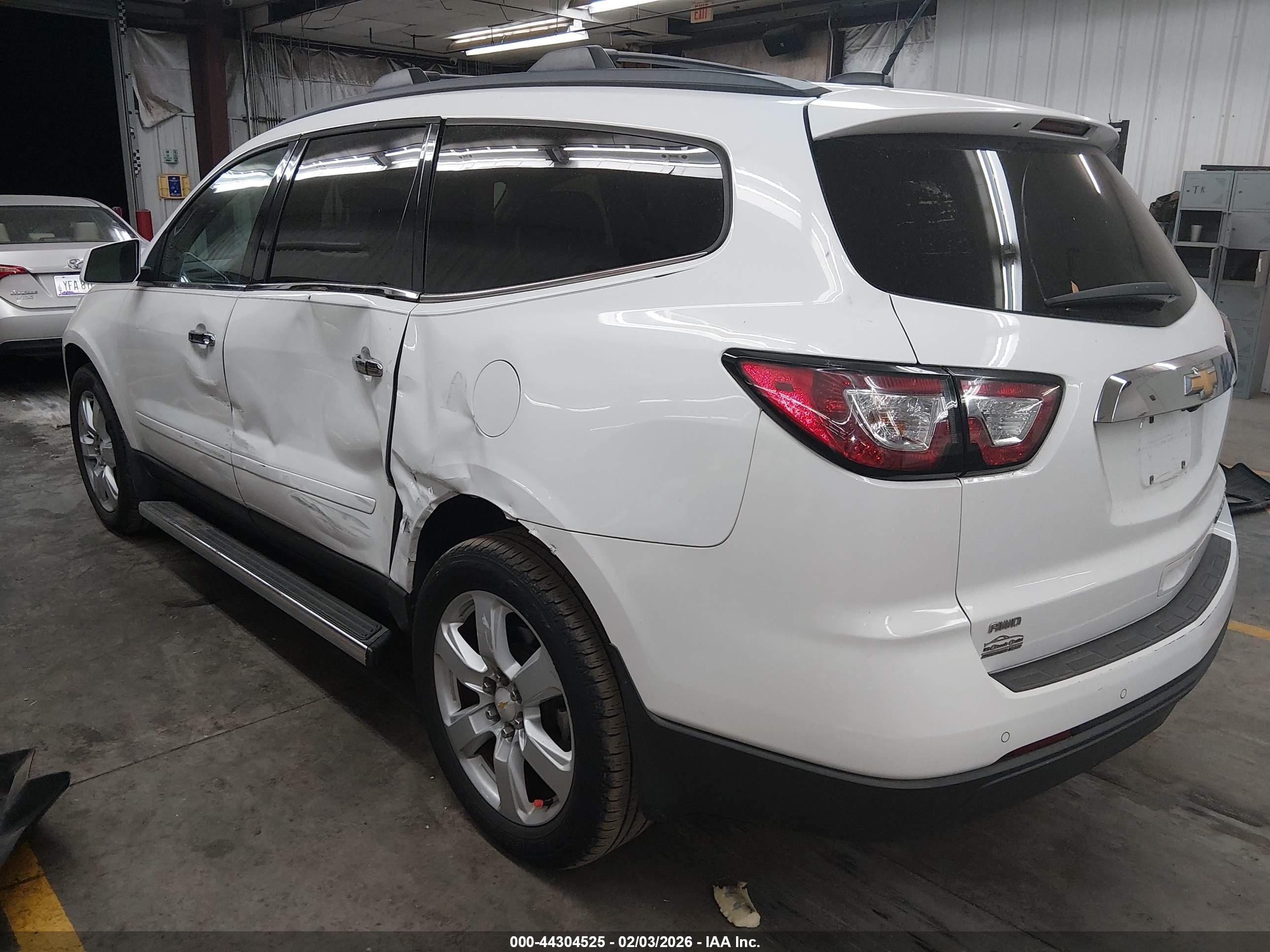 CHEVROLET TRAVERSE image 3