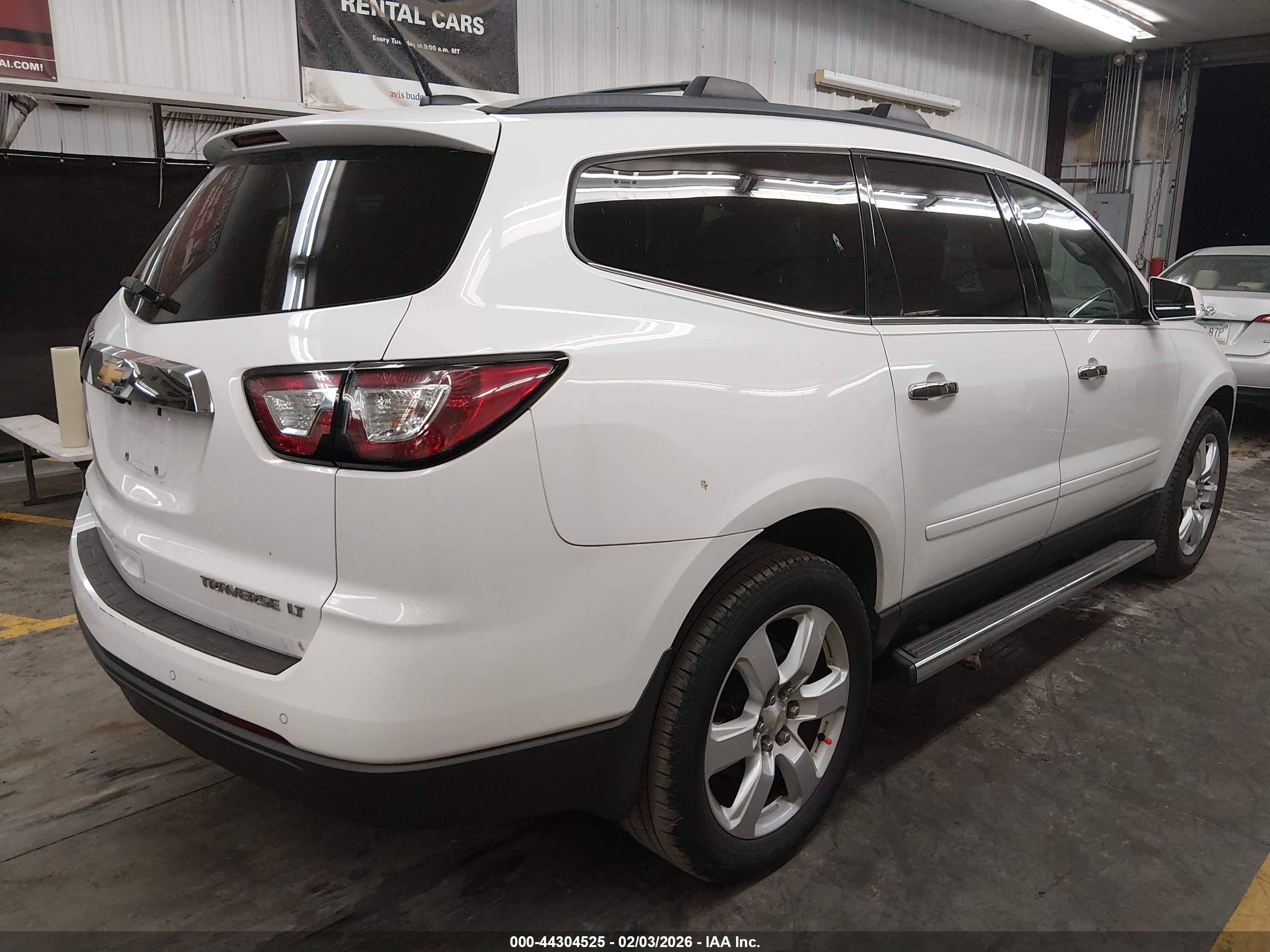 CHEVROLET TRAVERSE image 4