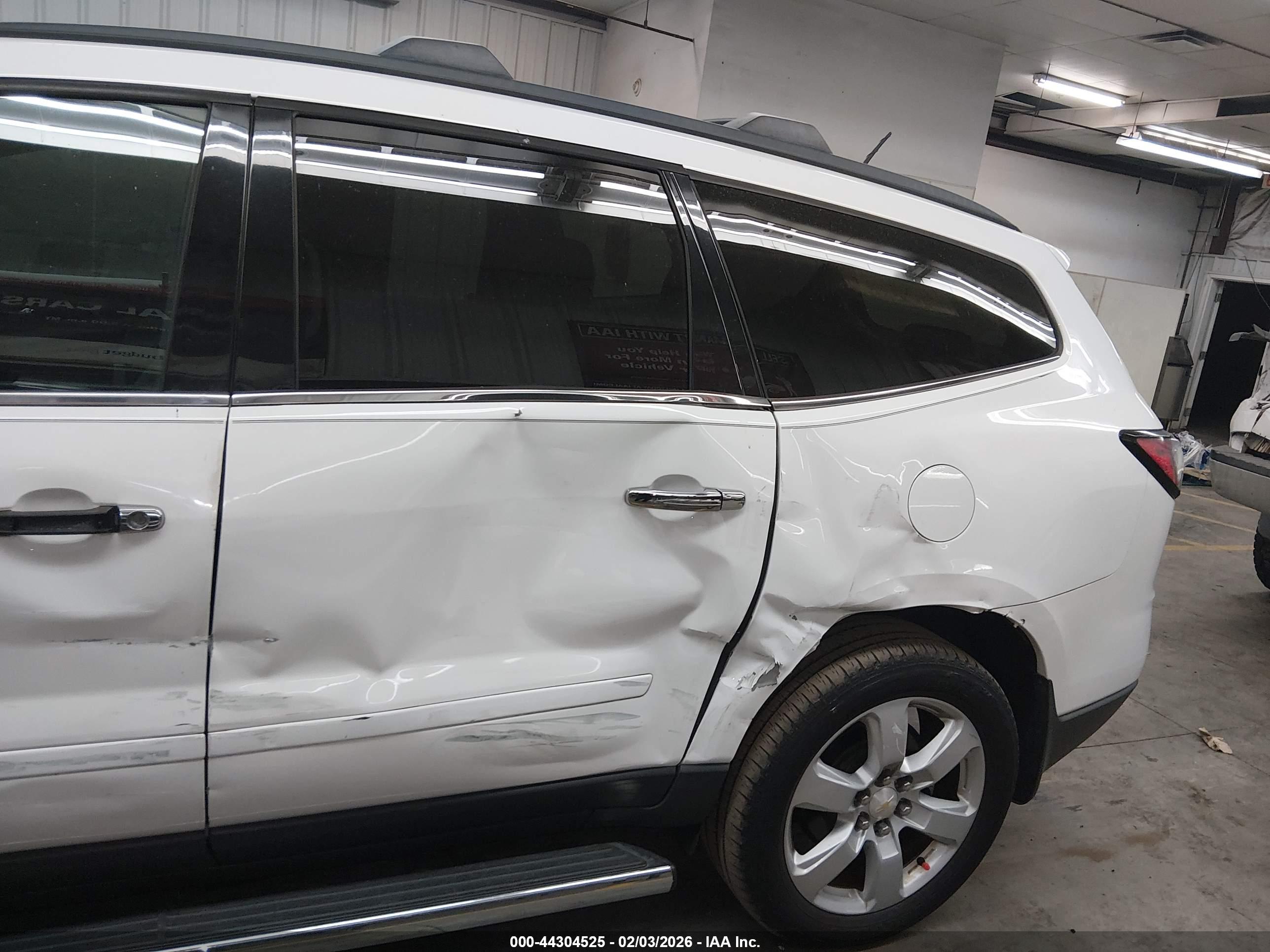 CHEVROLET TRAVERSE image 6