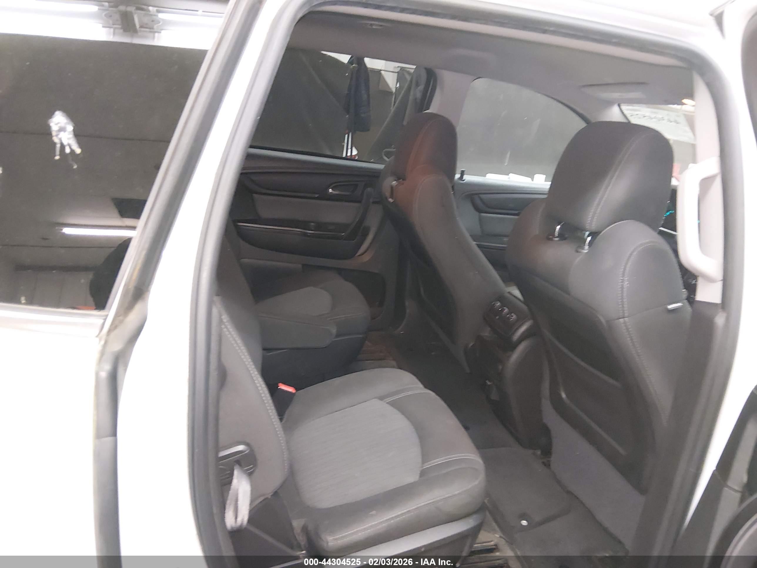 CHEVROLET TRAVERSE image 8
