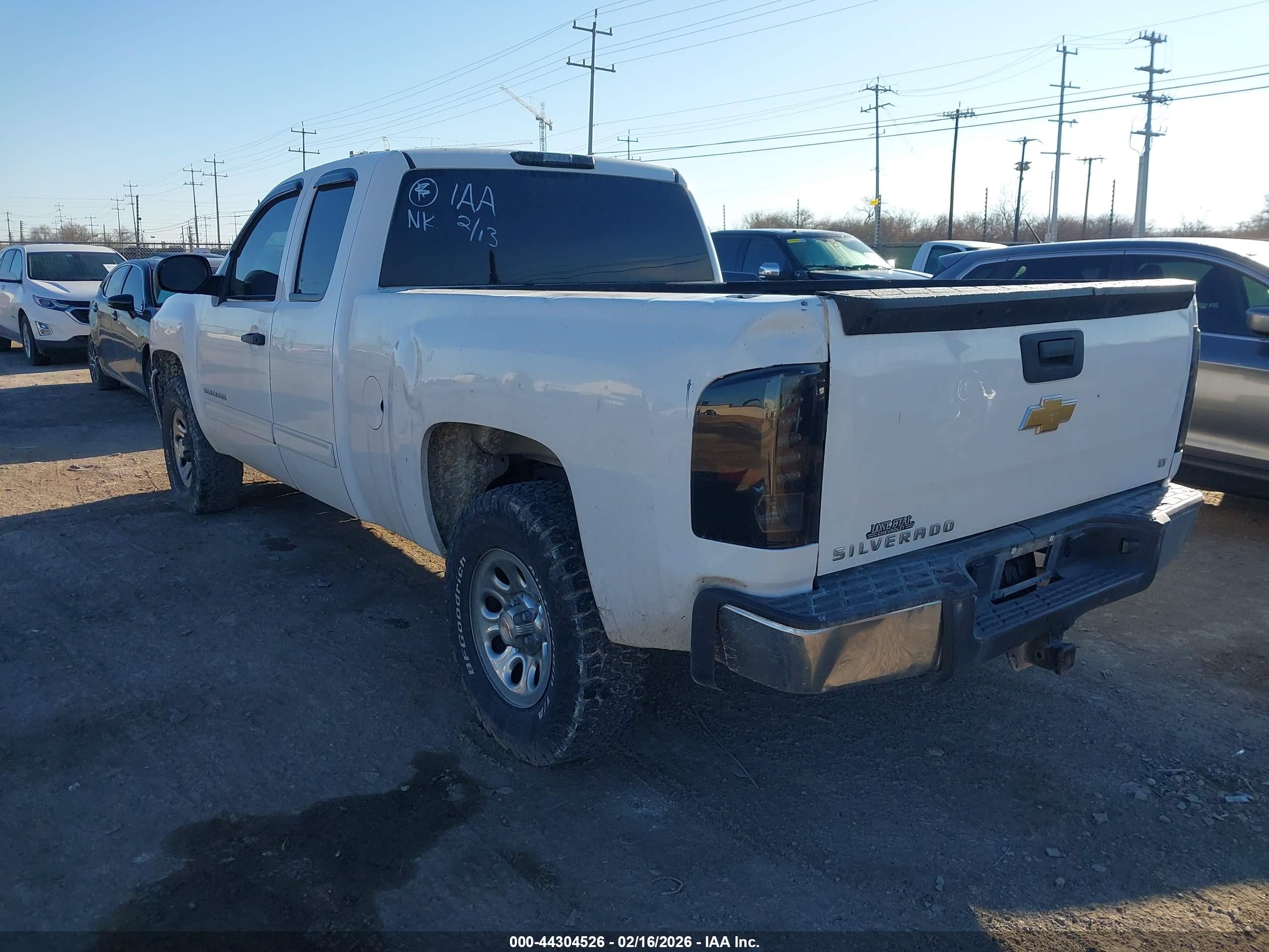 CHEVROLET SILVERADO image 3
