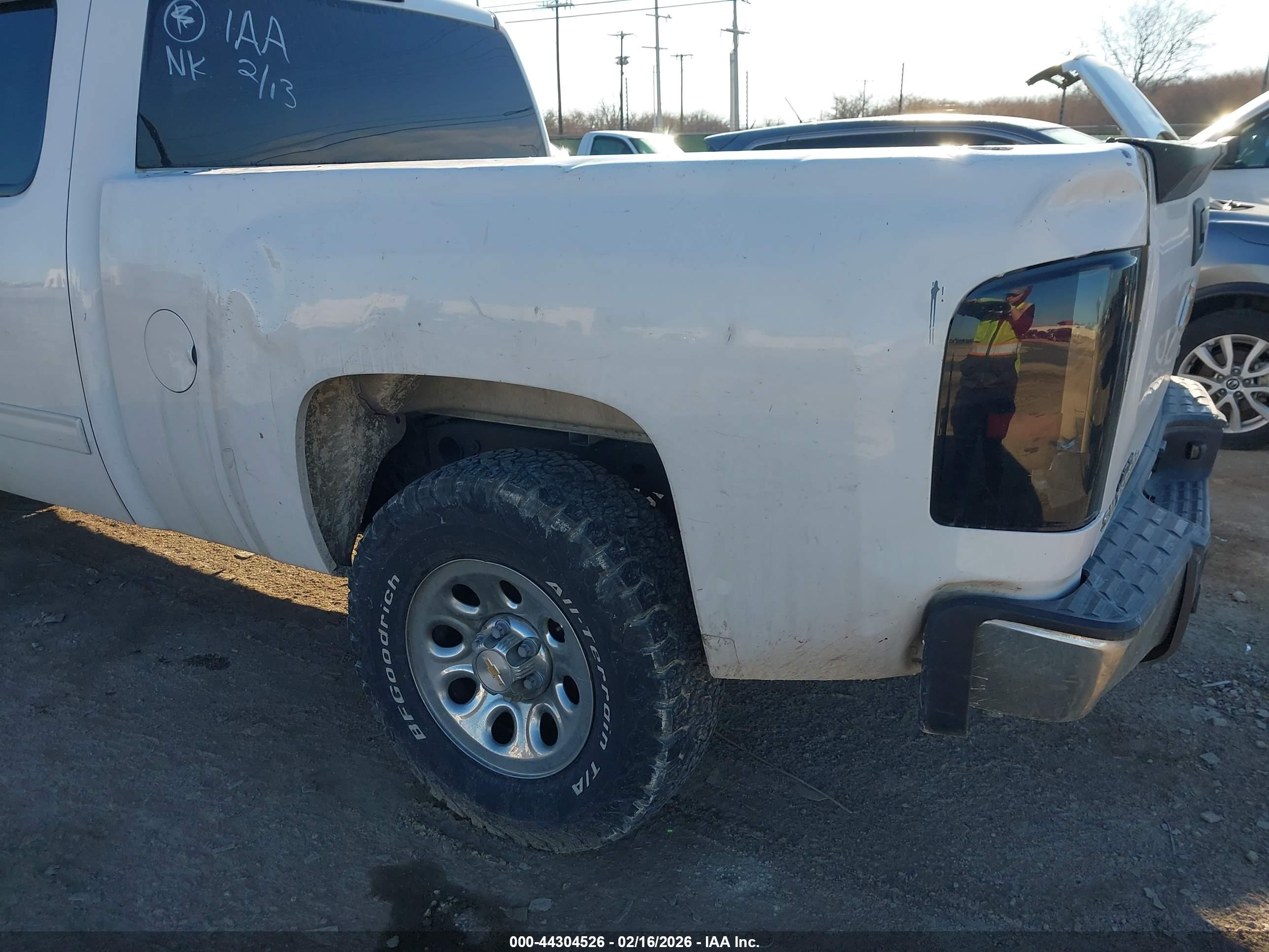 CHEVROLET SILVERADO image 6