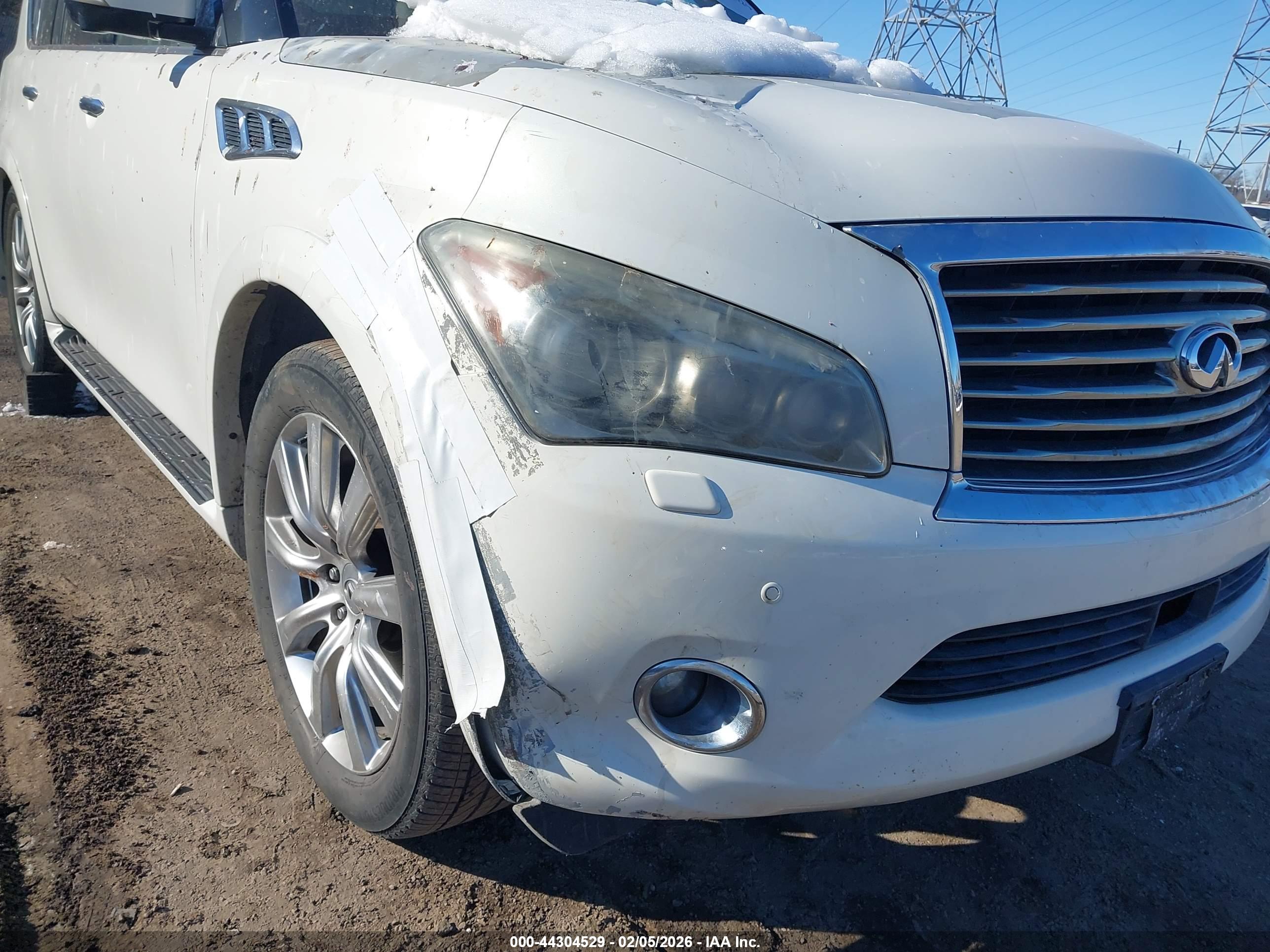 INFINITI QX56 image 6