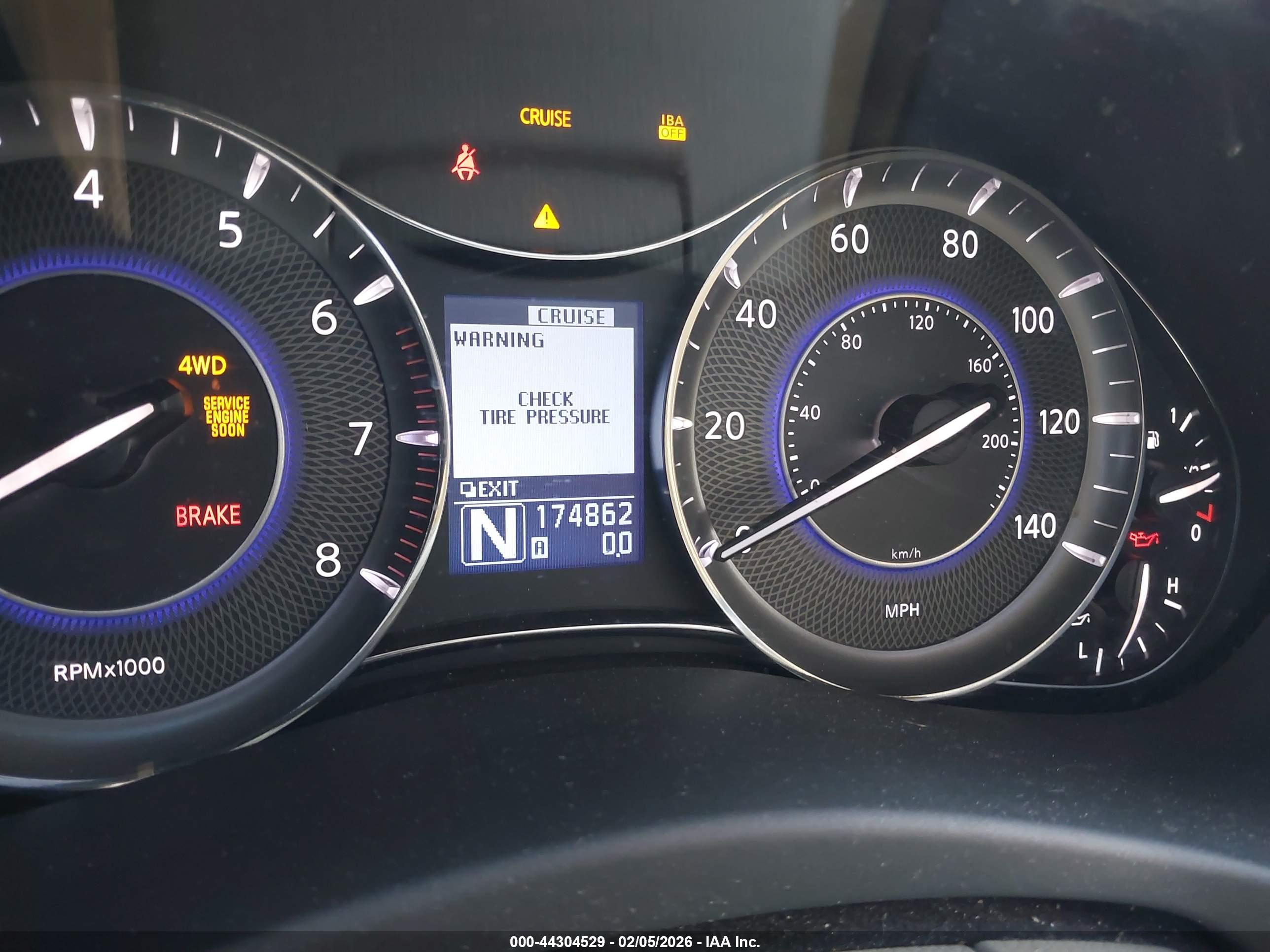 INFINITI QX56 image 7