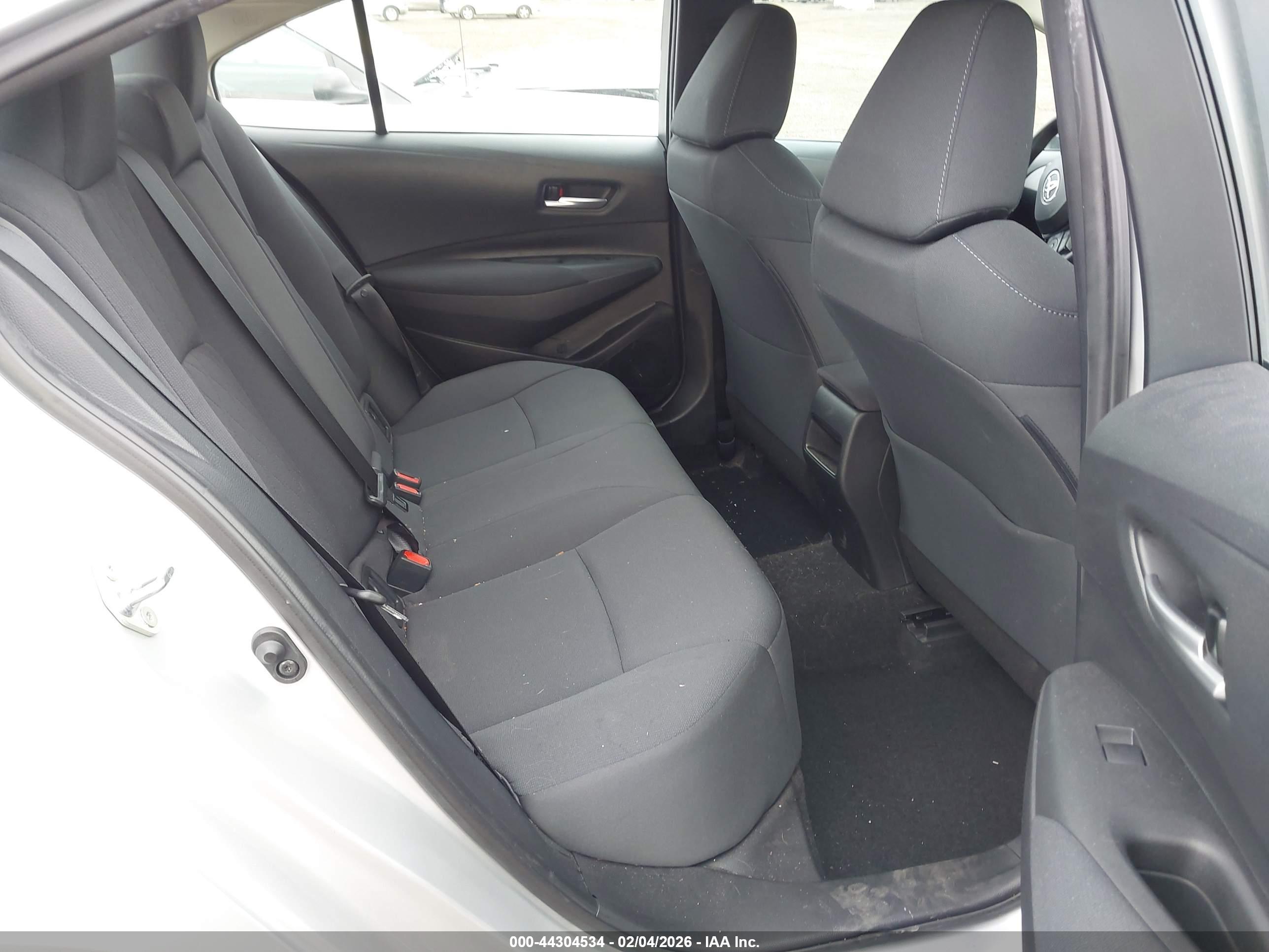TOYOTA COROLLA image 8