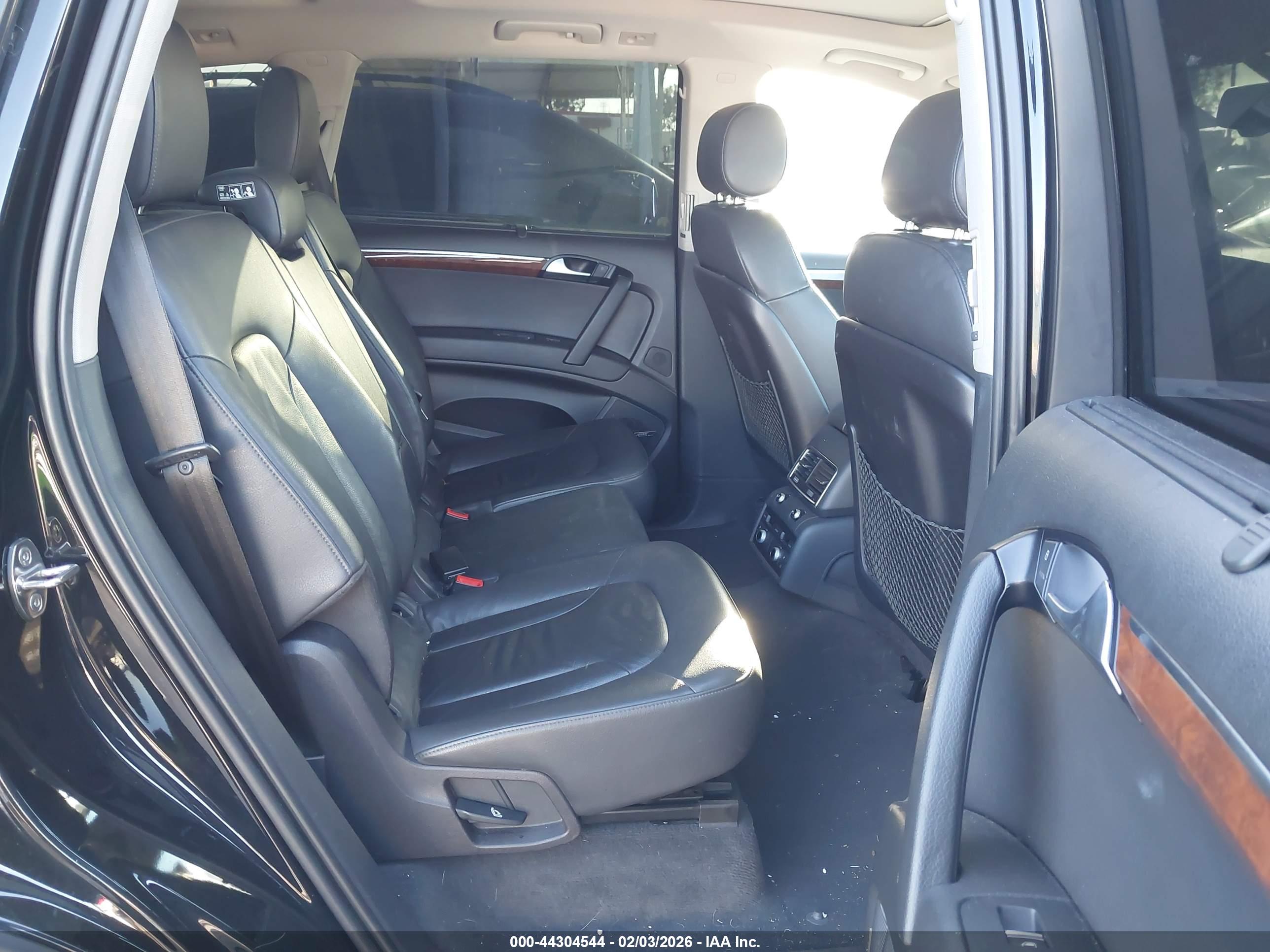AUDI Q7 image 8