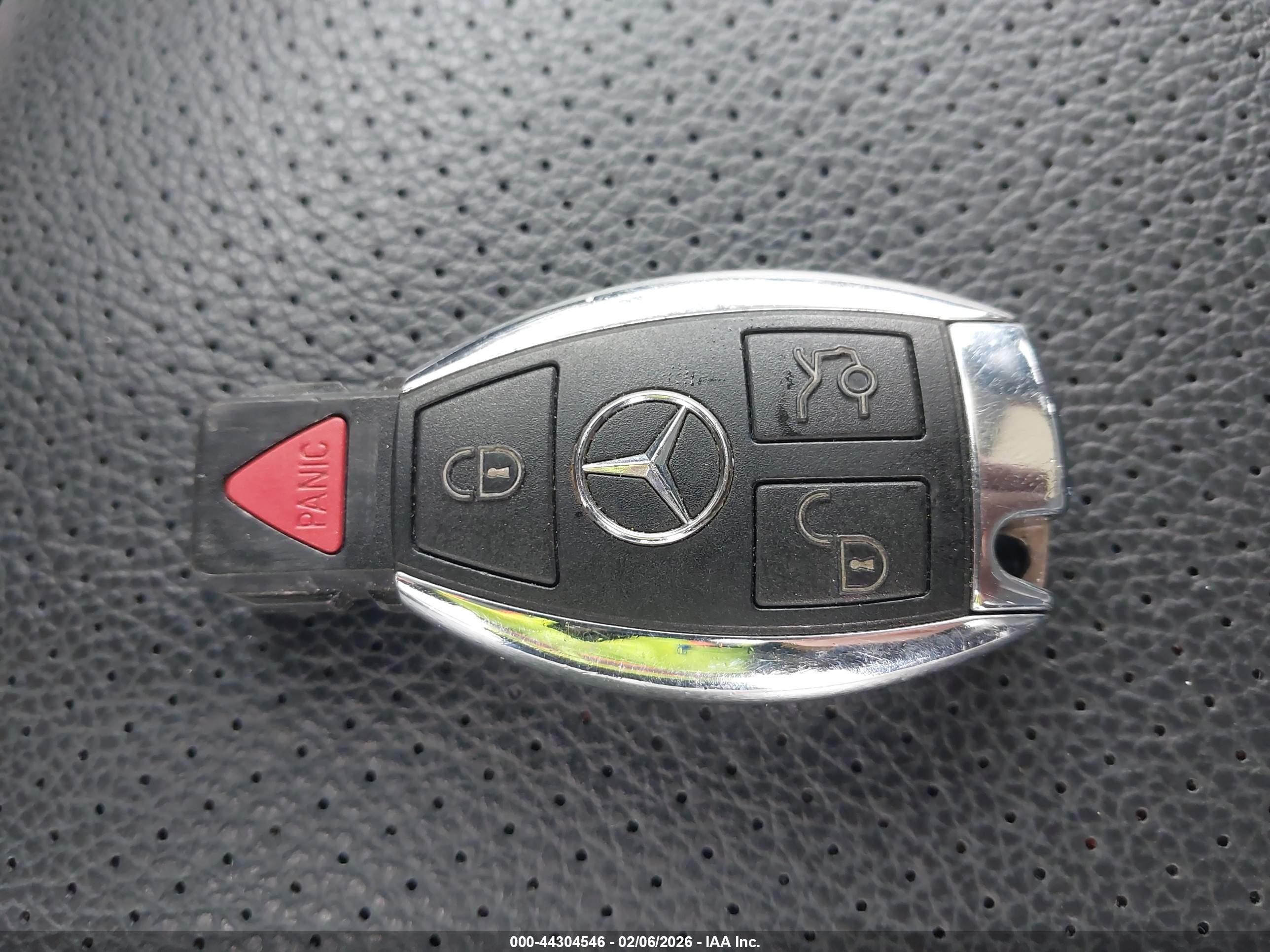 MERCEDES-BENZ GLK image 11
