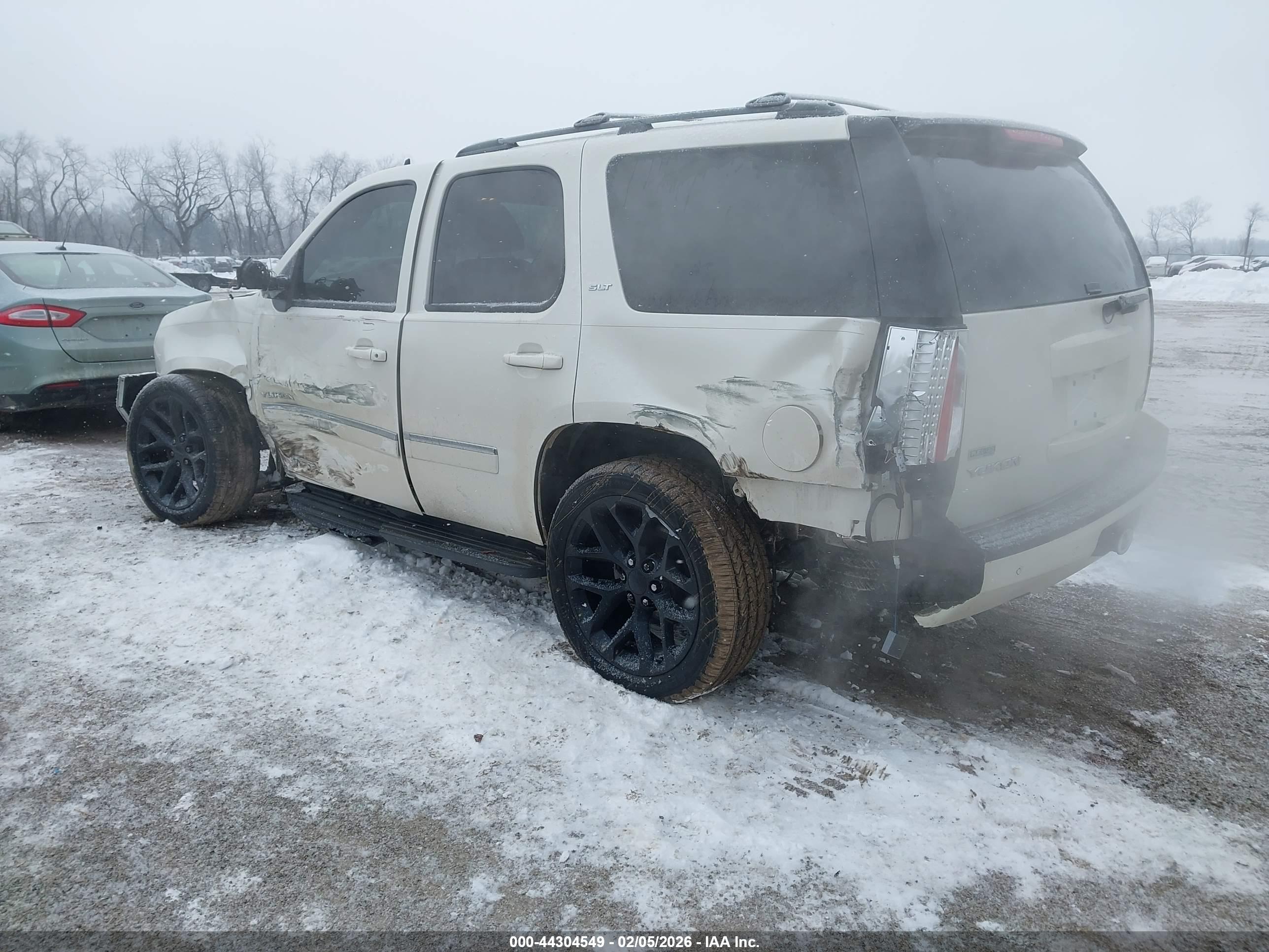 GMC YUKON image 3