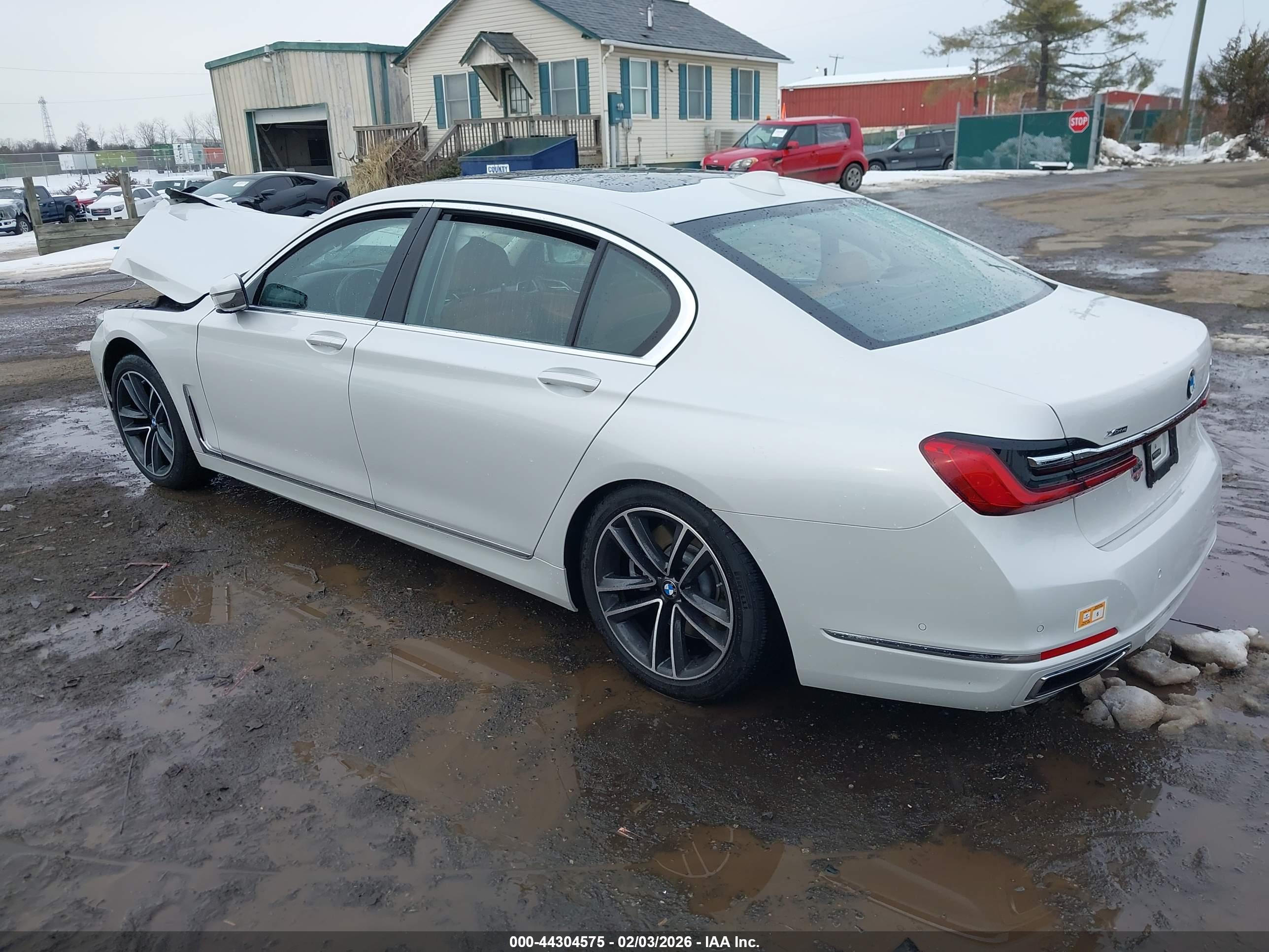 BMW 750I image 3