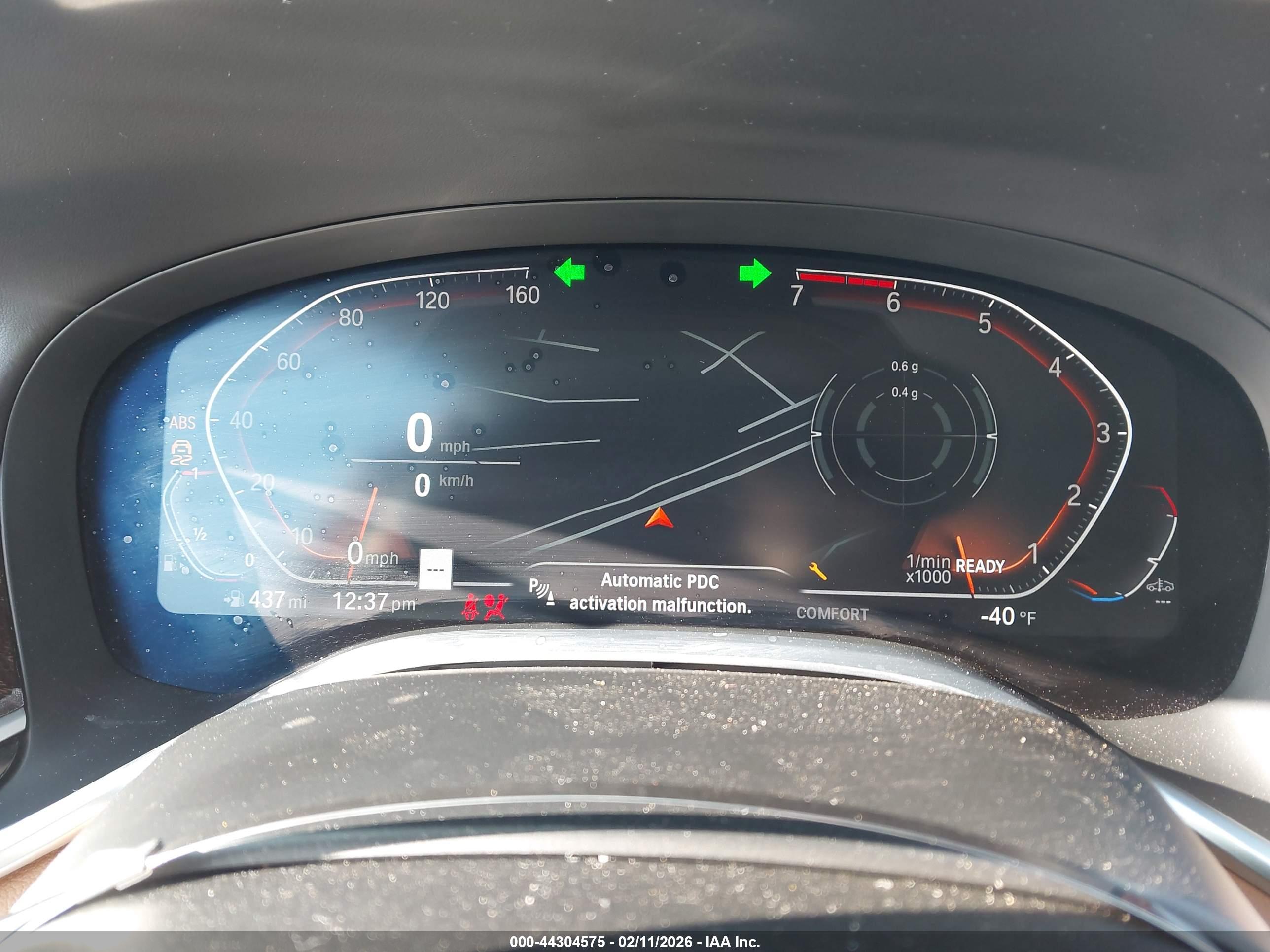 BMW 750I image 7