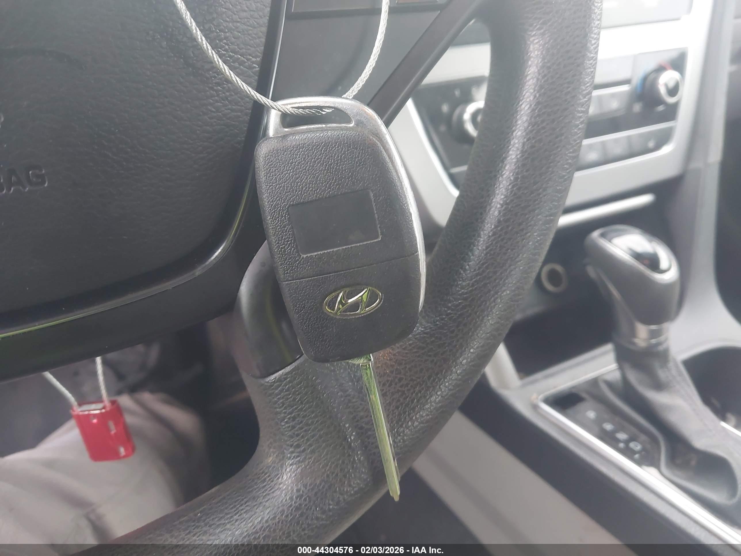 HYUNDAI SONATA image 11