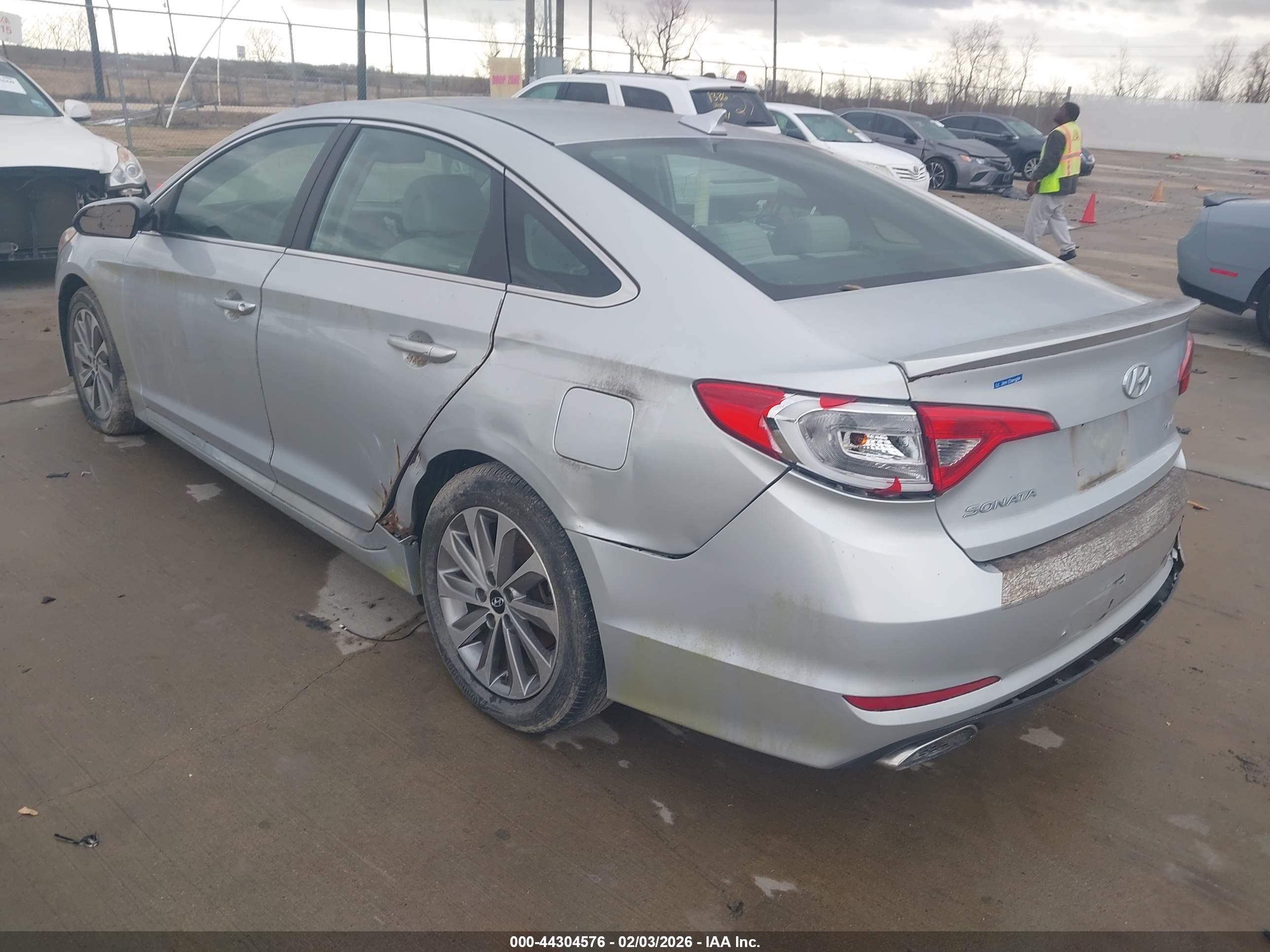 HYUNDAI SONATA image 3