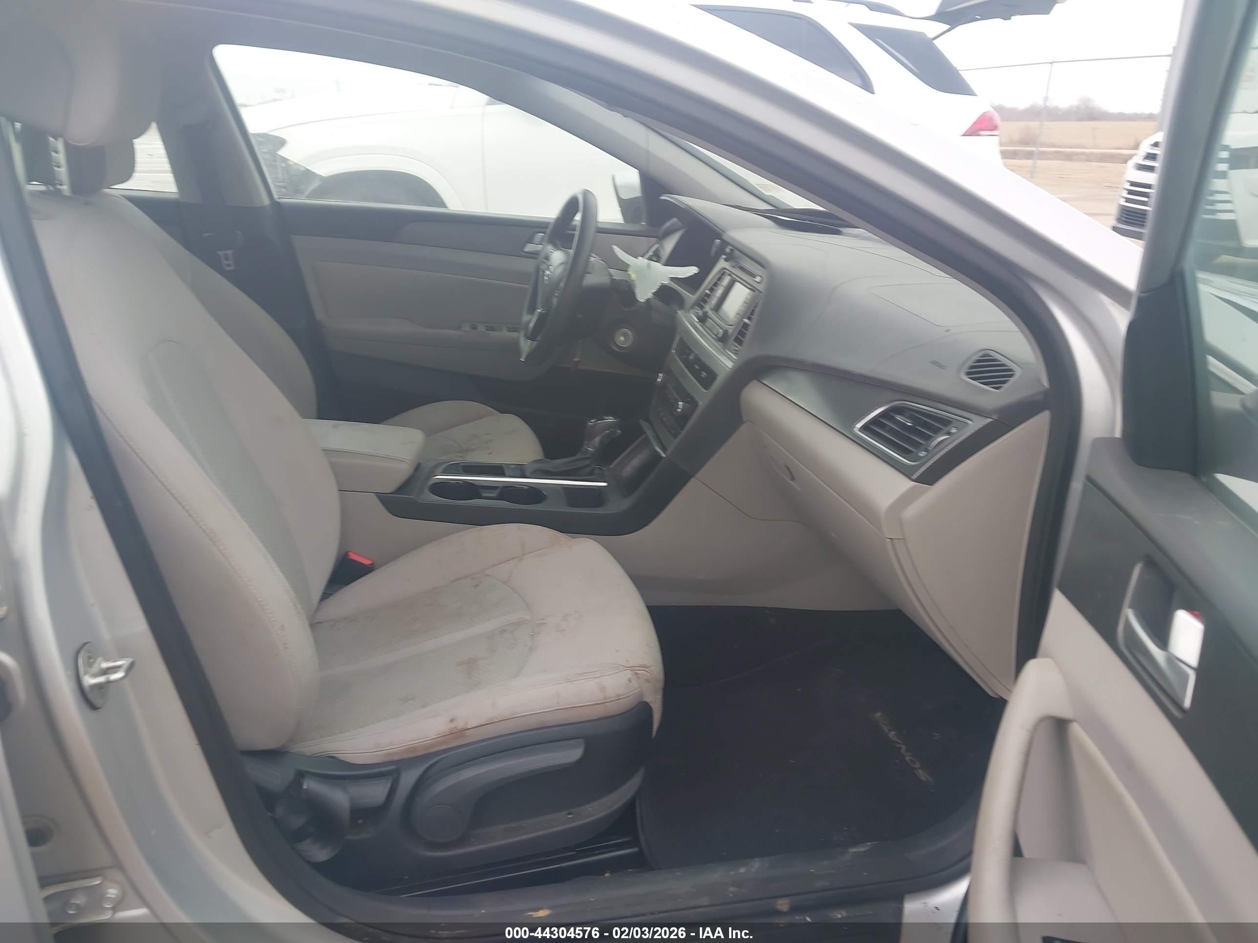 HYUNDAI SONATA image 5