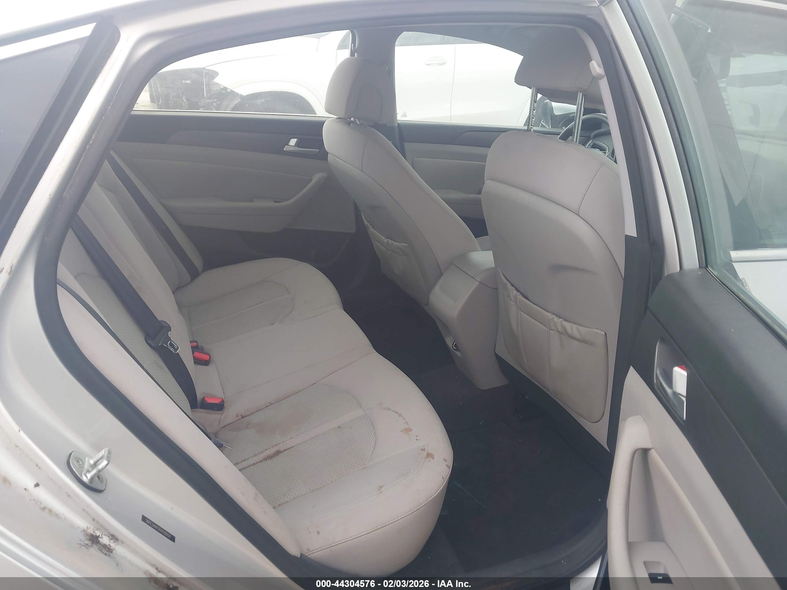 HYUNDAI SONATA image 8