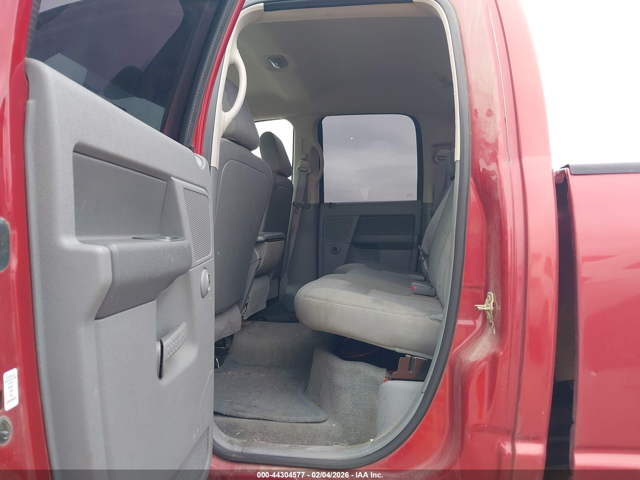 DODGE RAM image 8