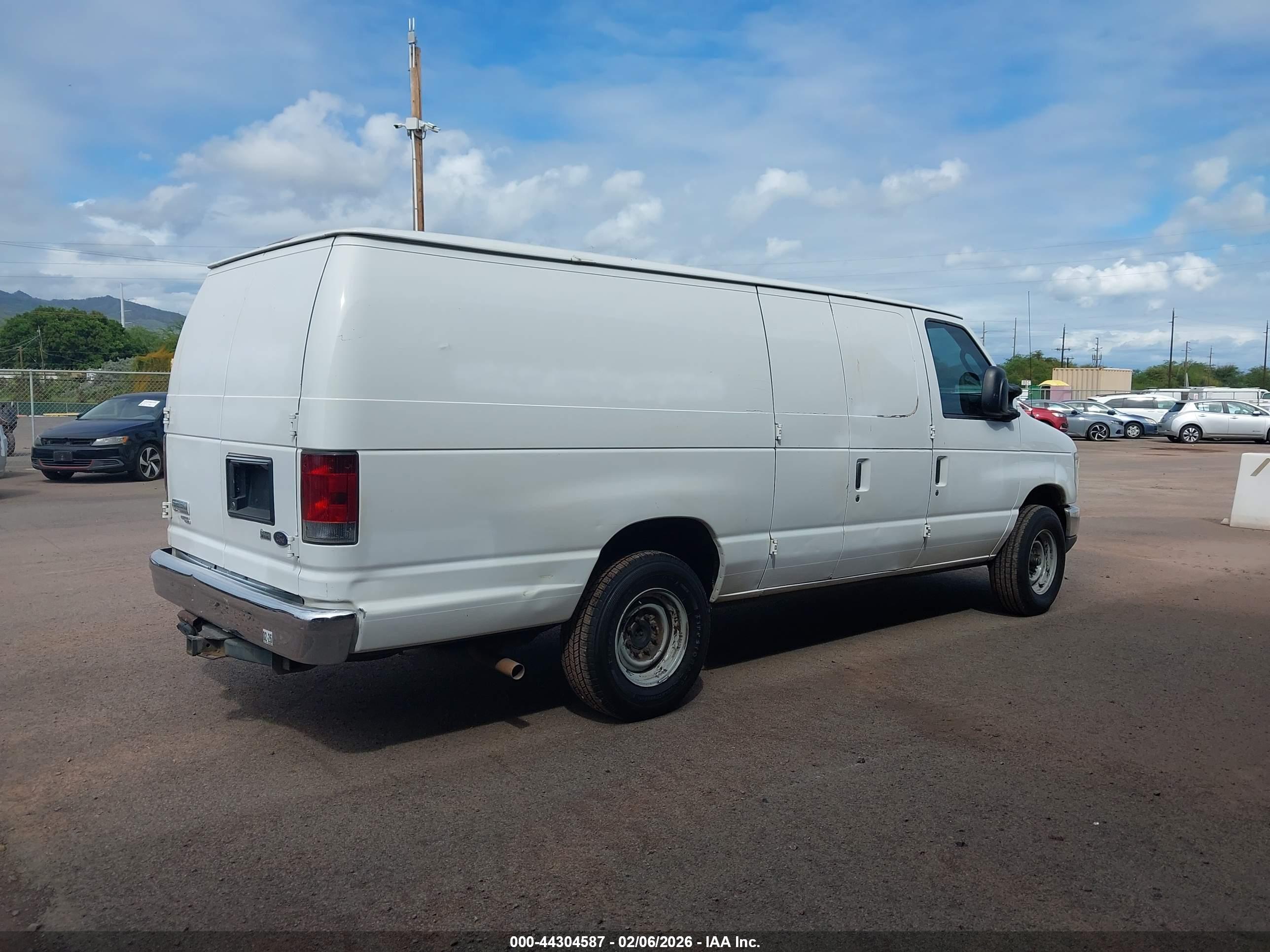 FORD E-250 image 4