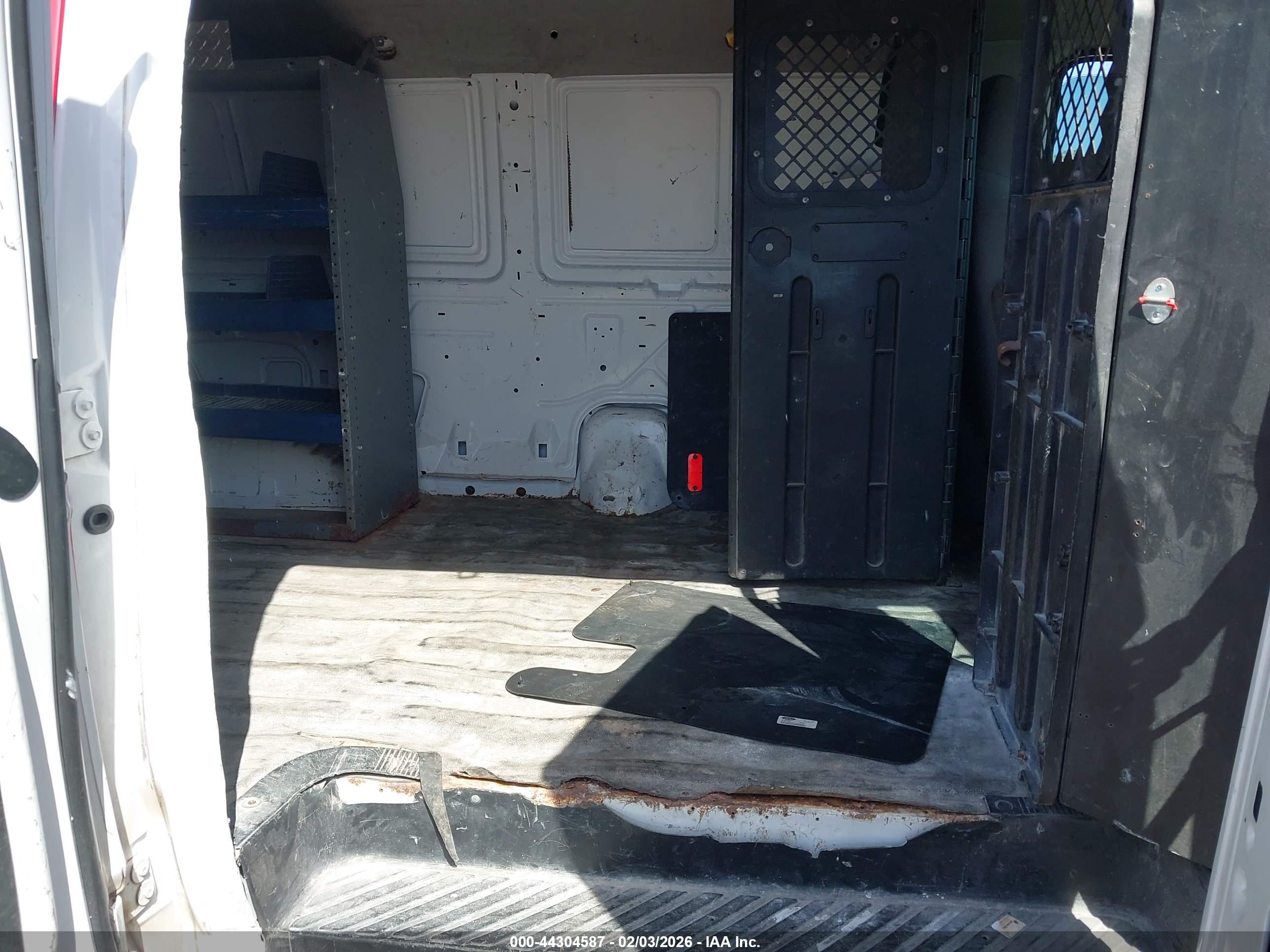 FORD E-250 image 8