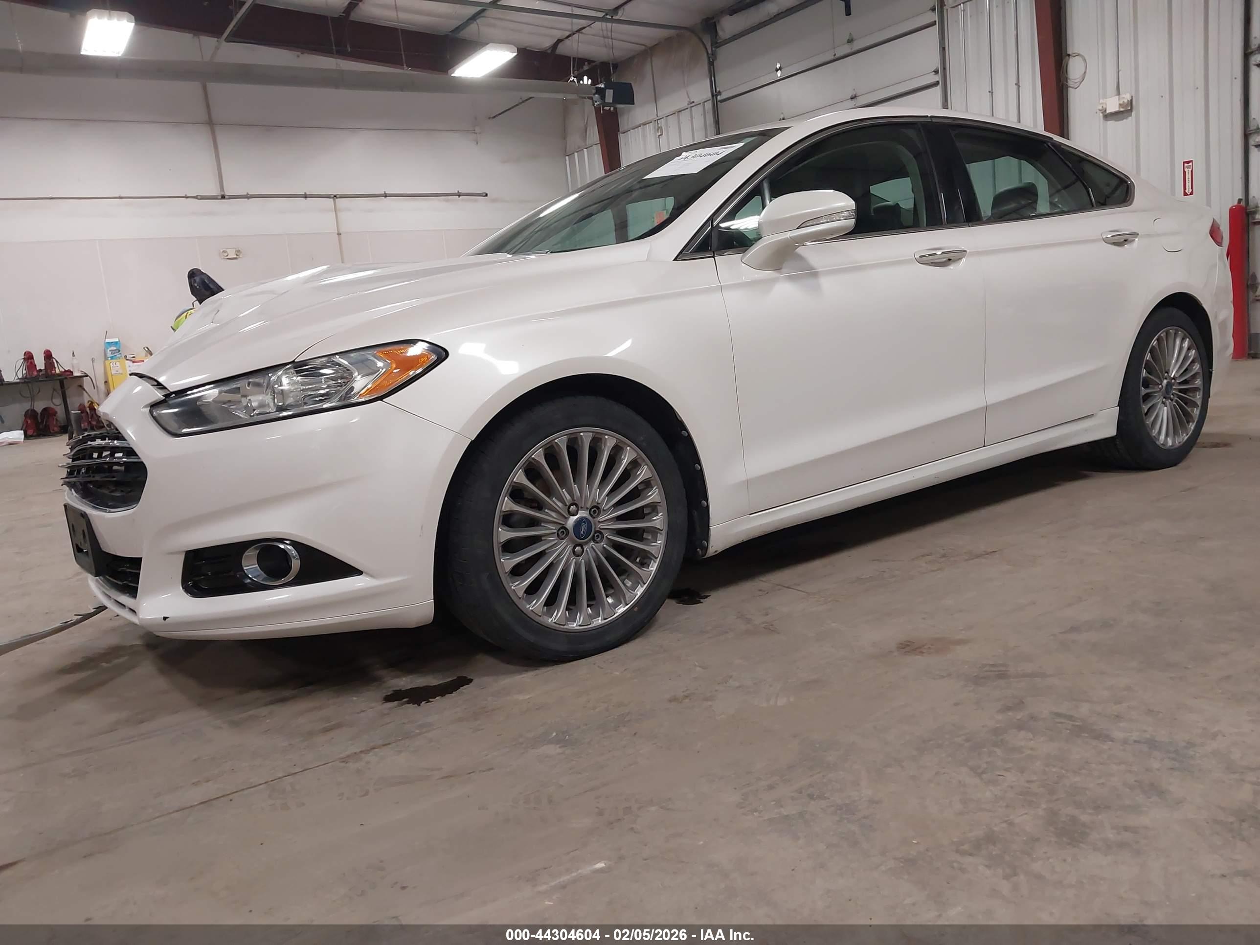 FORD FUSION image 2