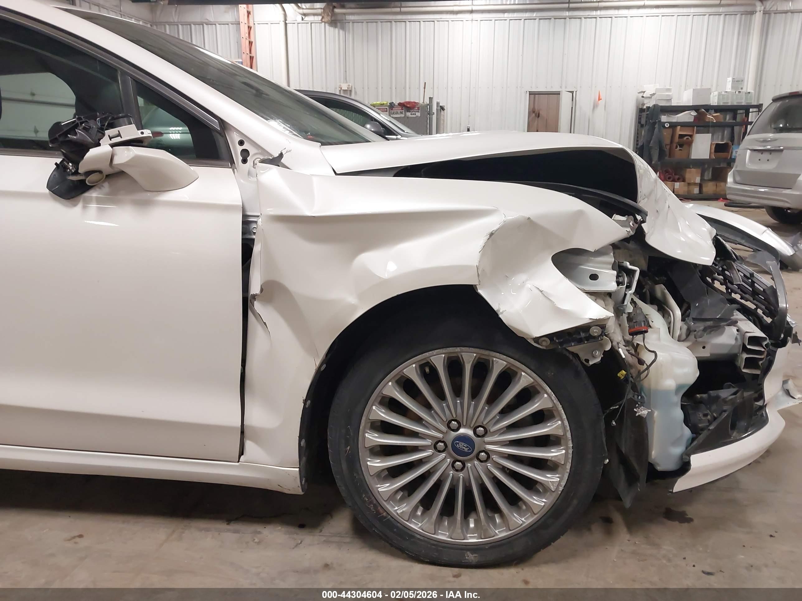 FORD FUSION image 6