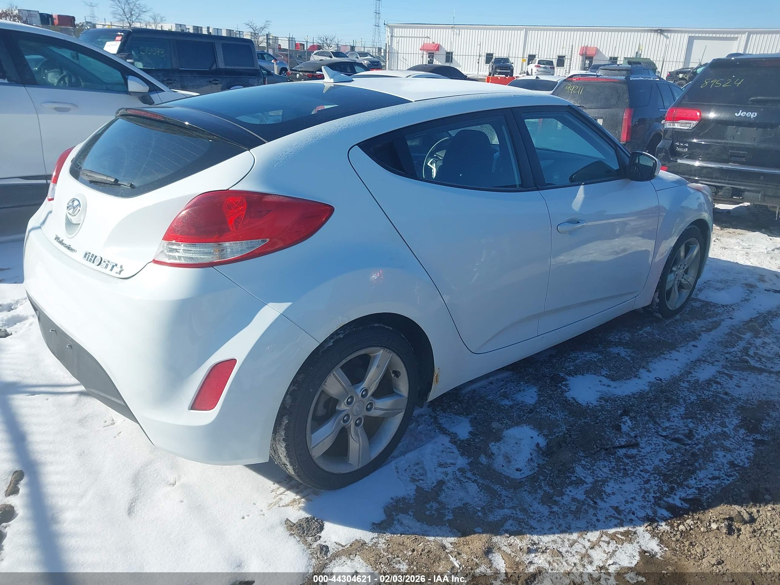 HYUNDAI VELOSTER image 4