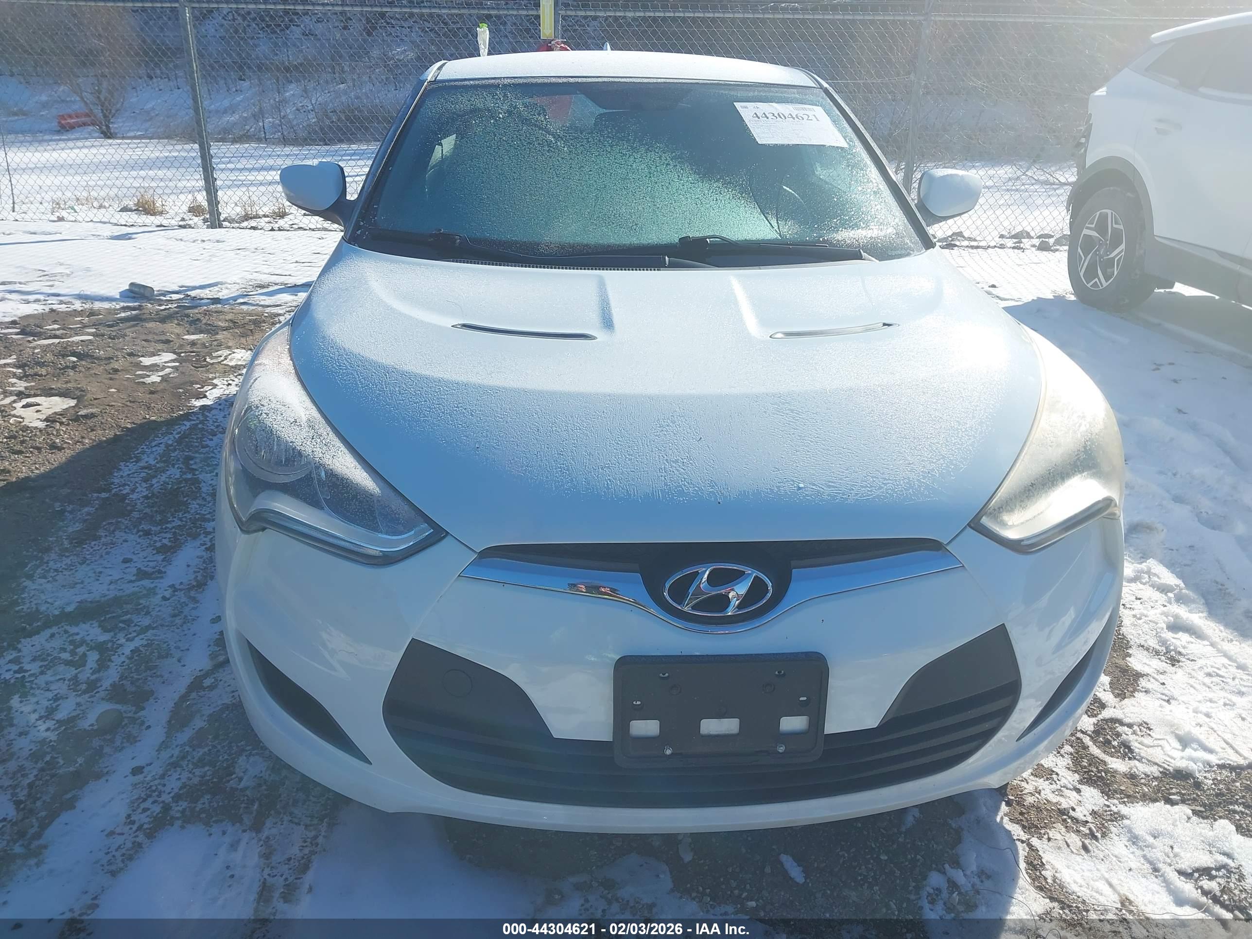 HYUNDAI VELOSTER image 6