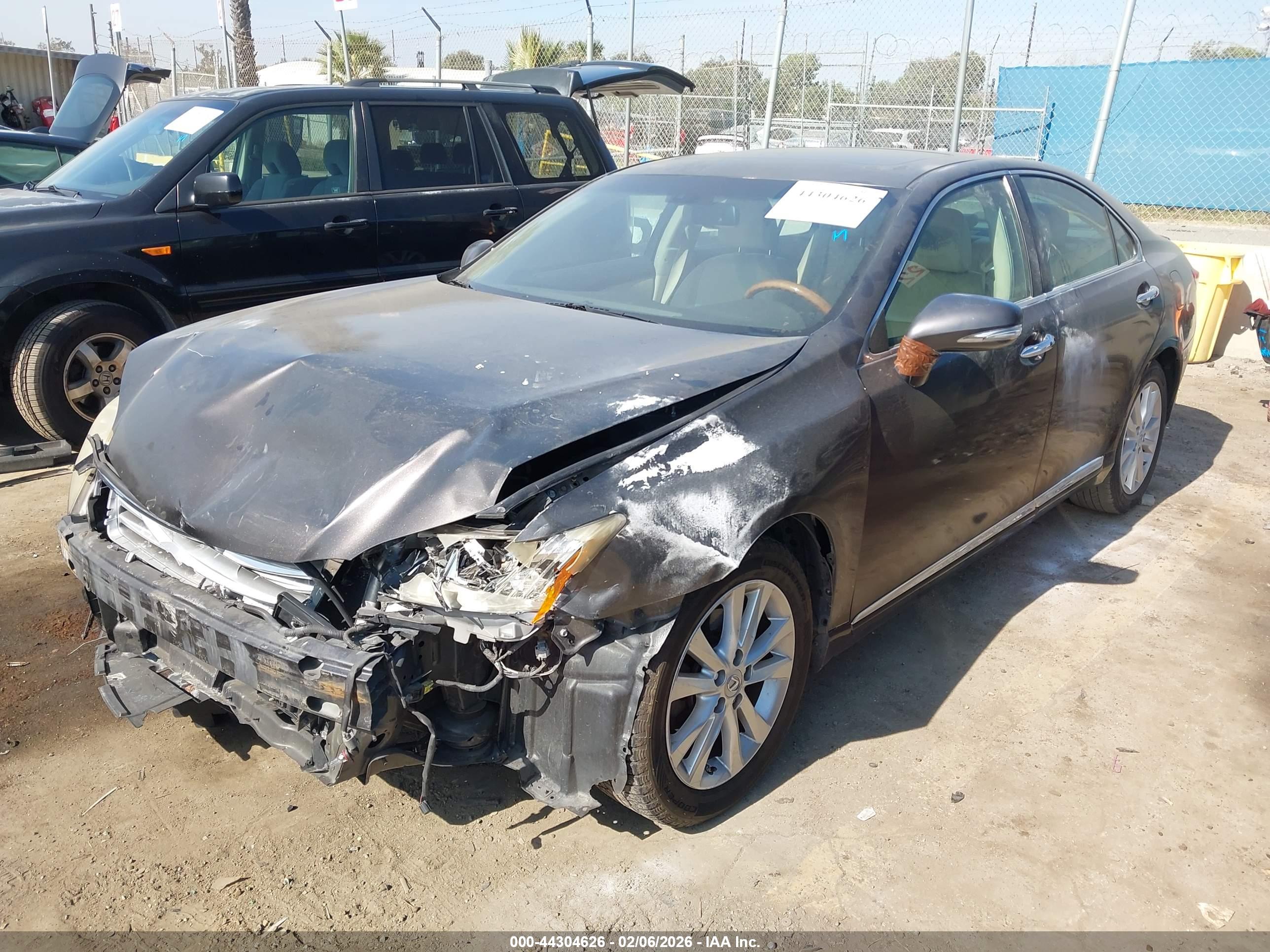 LEXUS ES image 2